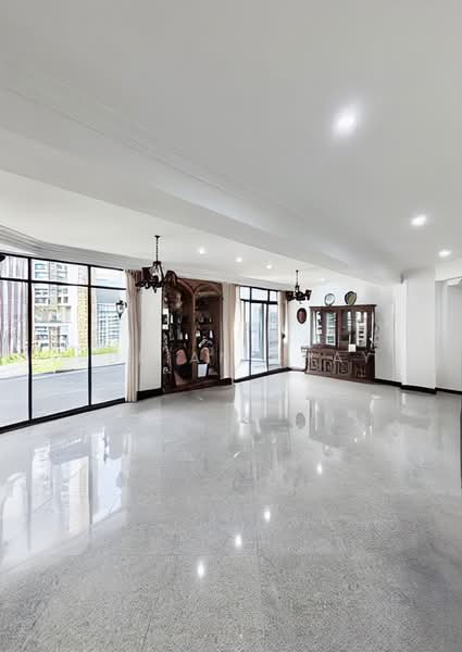 57 Cairnhill Road photo 4