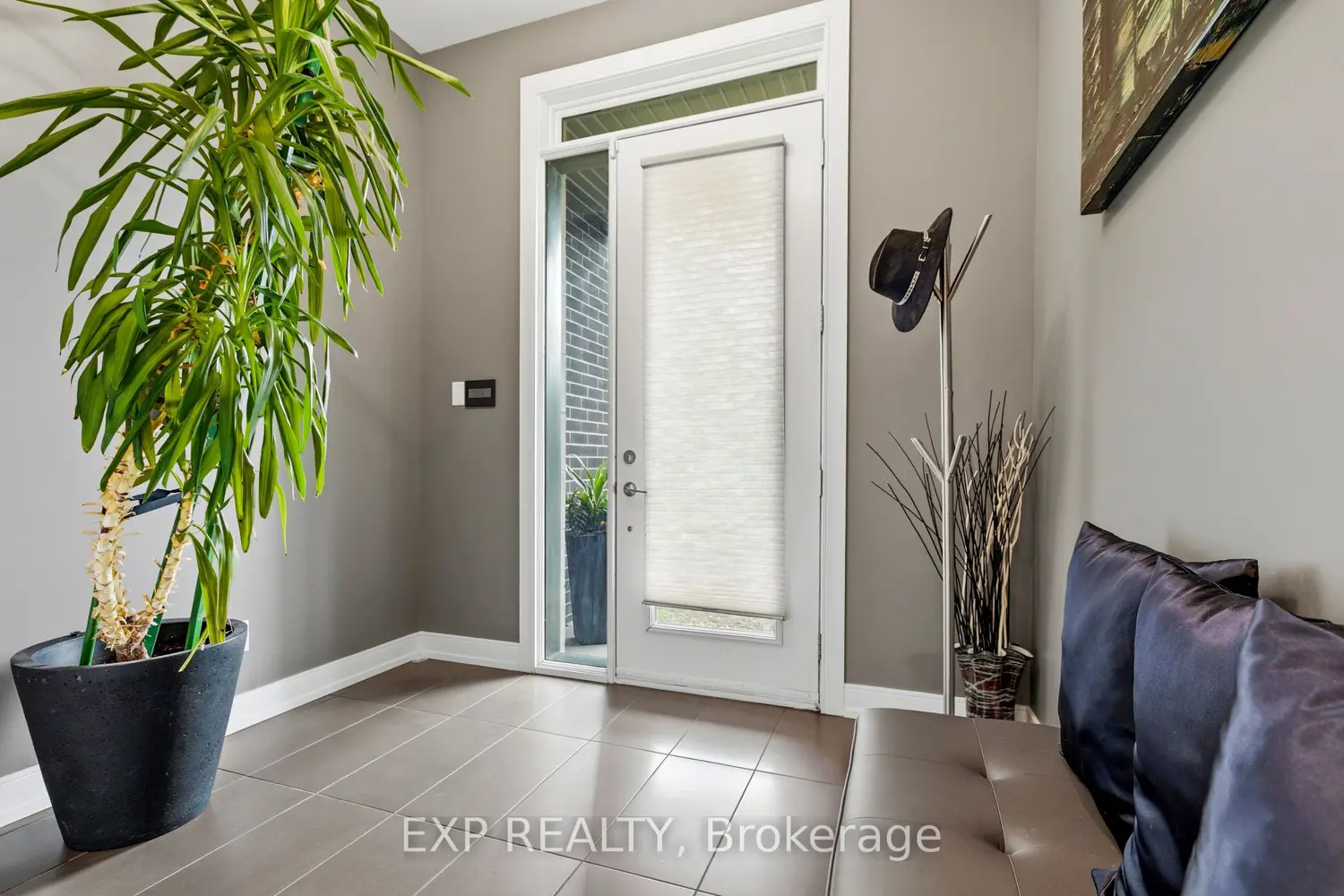 157 Wesley Avenue photo 2