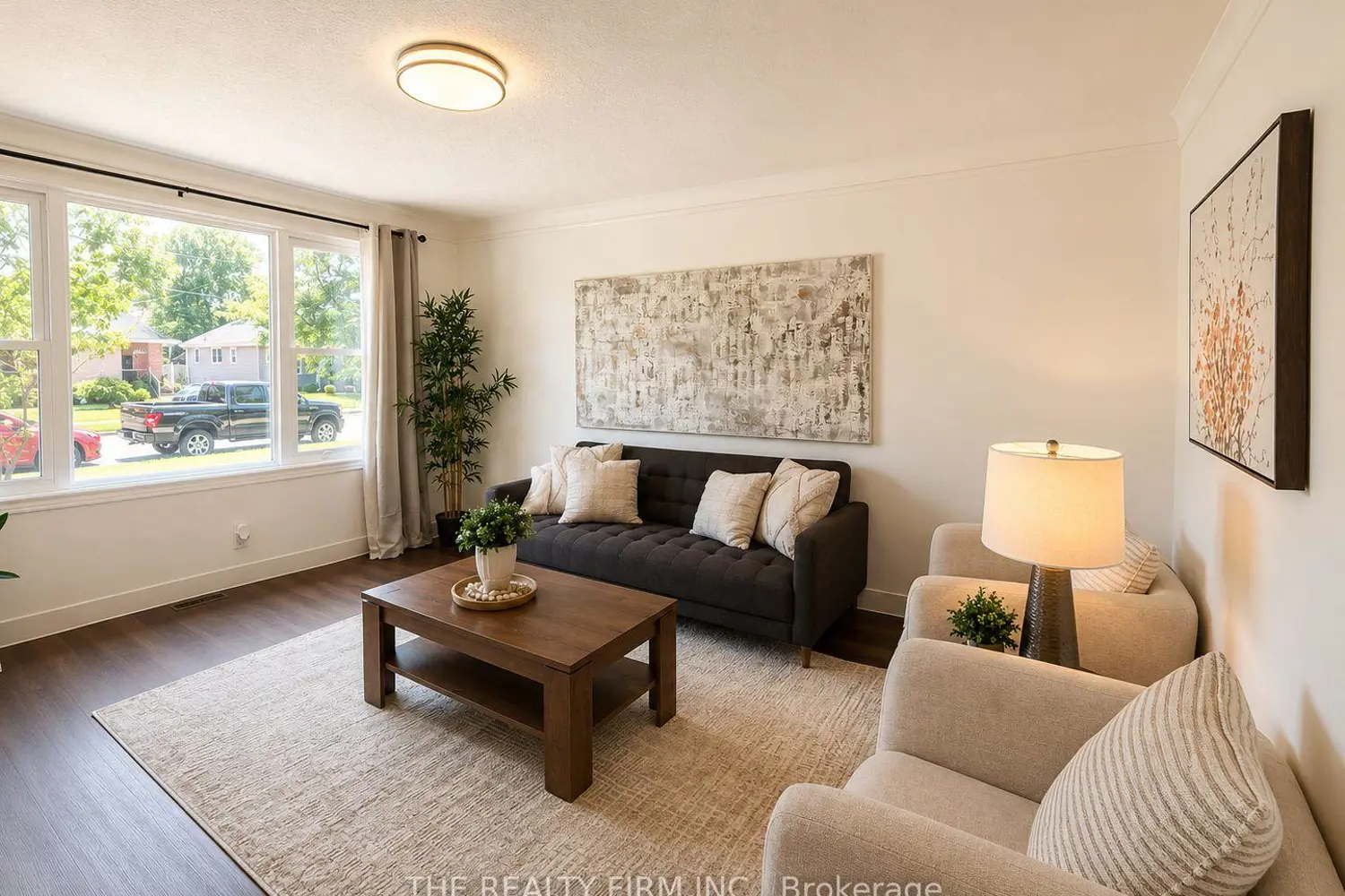 1626 Leonard Street photo 3