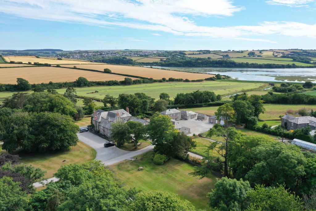 8 bed detached house for saleSt. Eval, Wadebridge PL27 photo 2