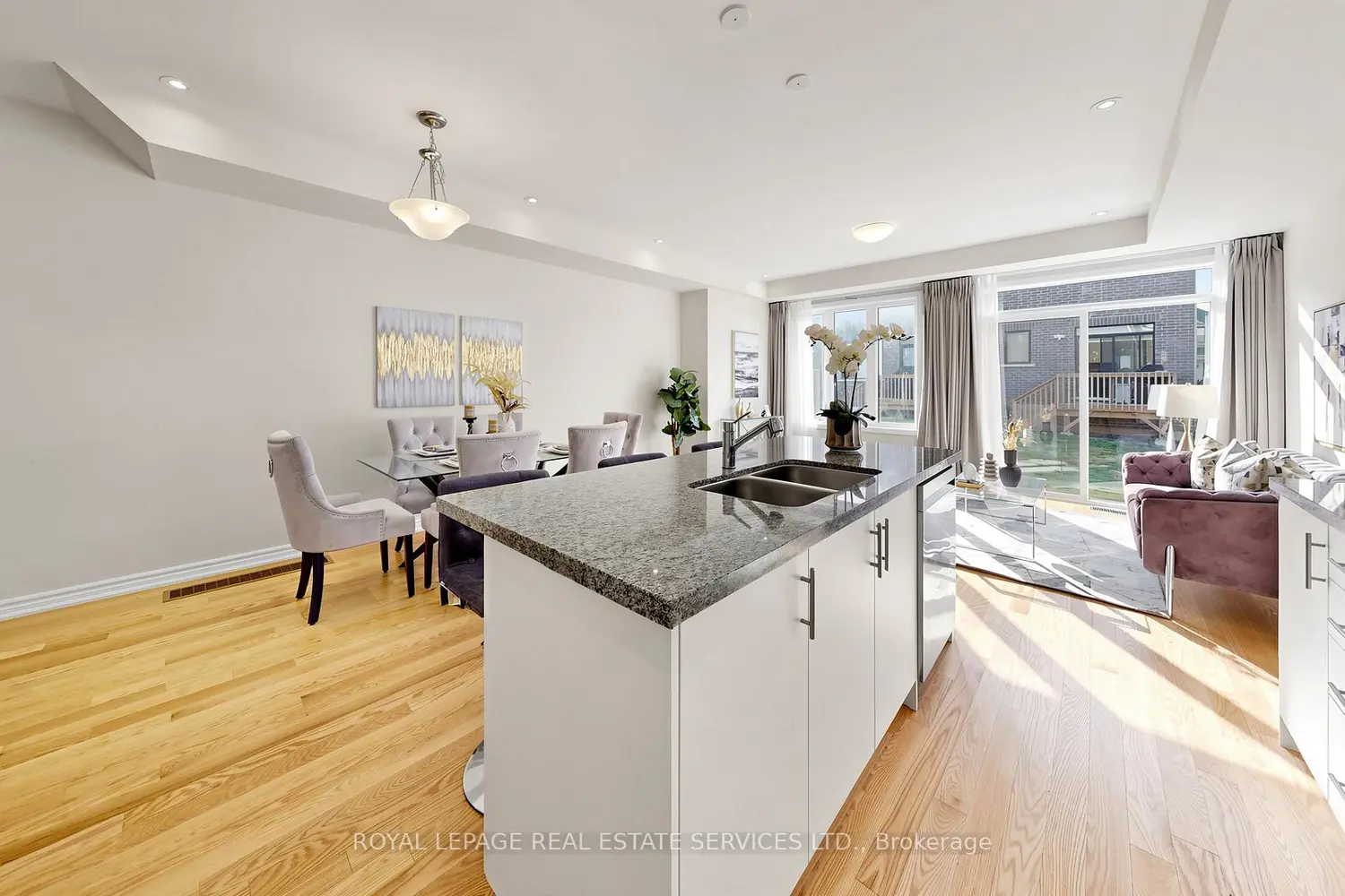 1413 Oakmont Common photo 3