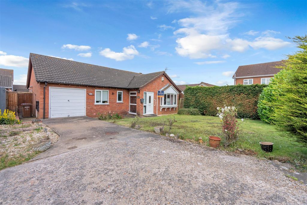 3 bed detached bungalow for saleChadwell Springs, Waltham, Grimsby DN37