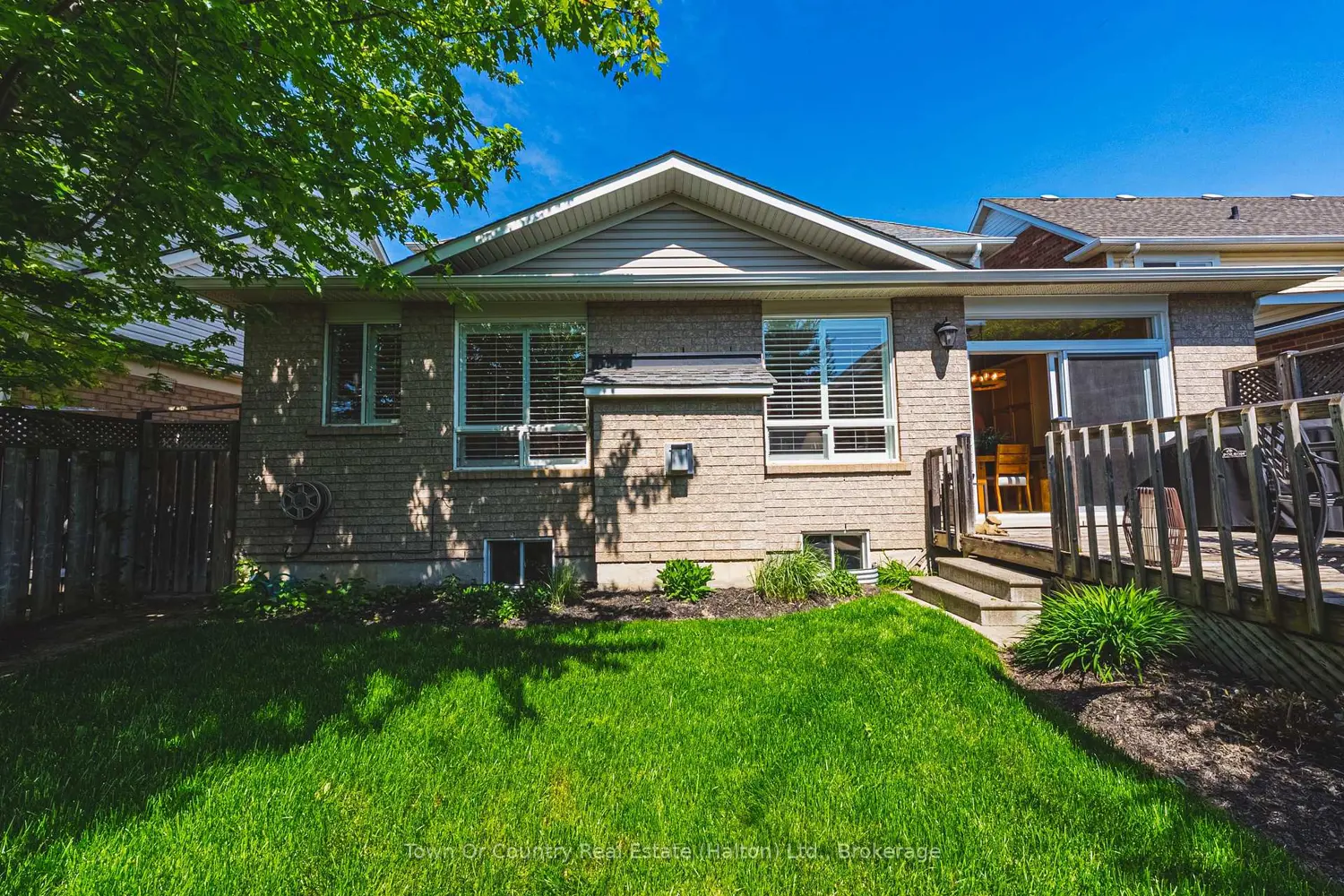 1588 Ramshaw Crescent photo 3