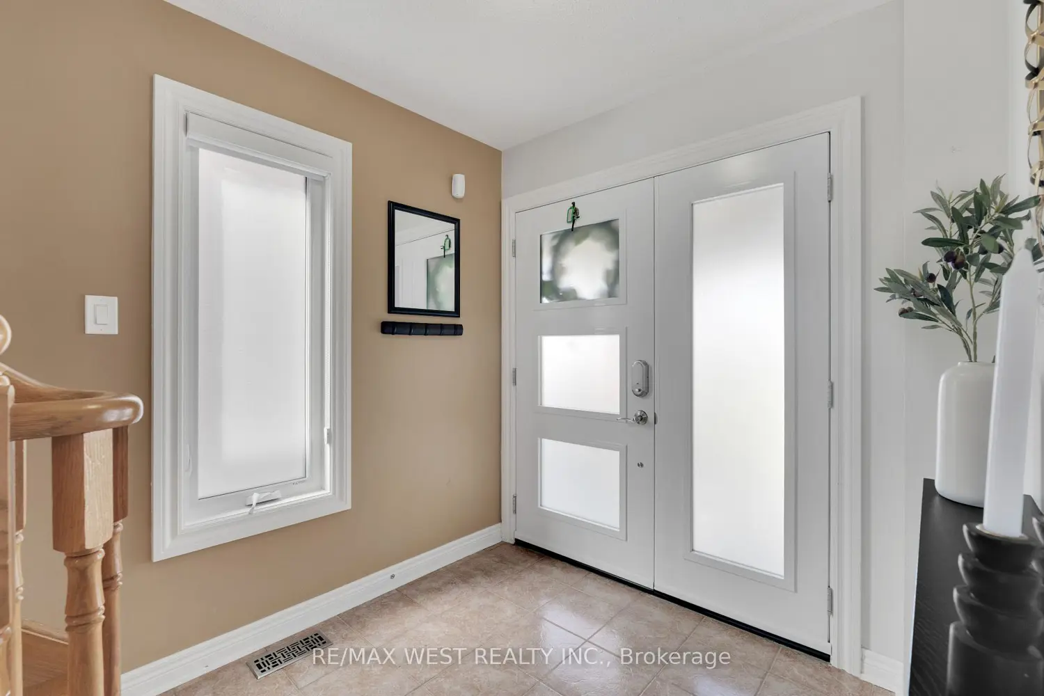 312 Ellwood Drive photo 4
