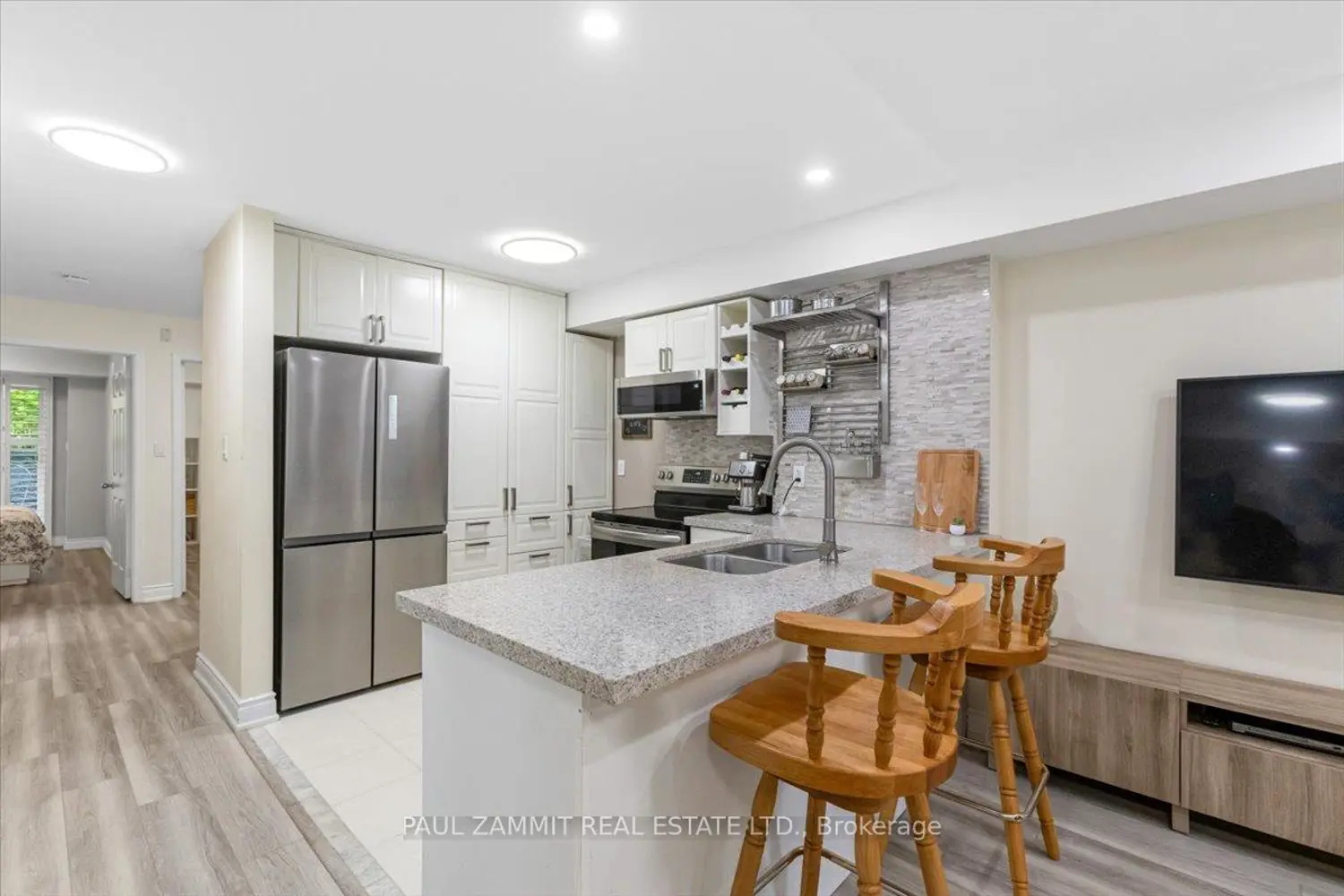 310 John Street 169 photo 4