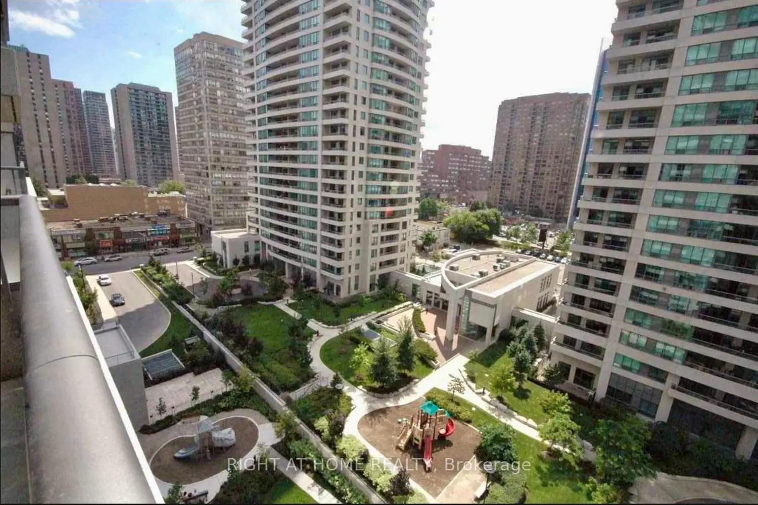 35 Hollywood Avenue 1116