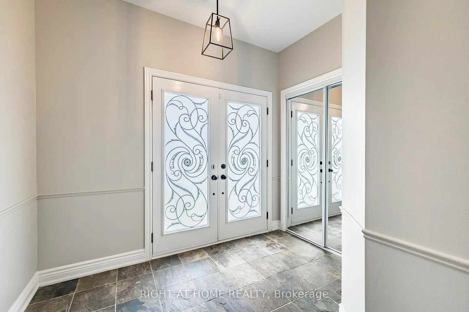 940 O'reilly Crescent photo 4