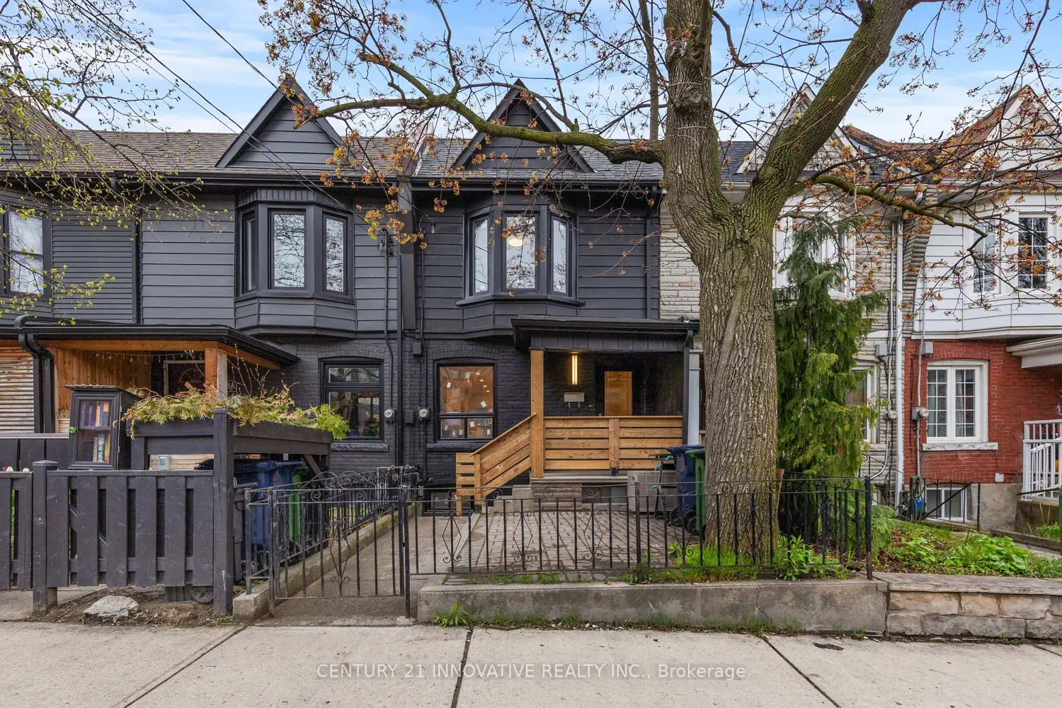 280 Brock Avenue photo 2