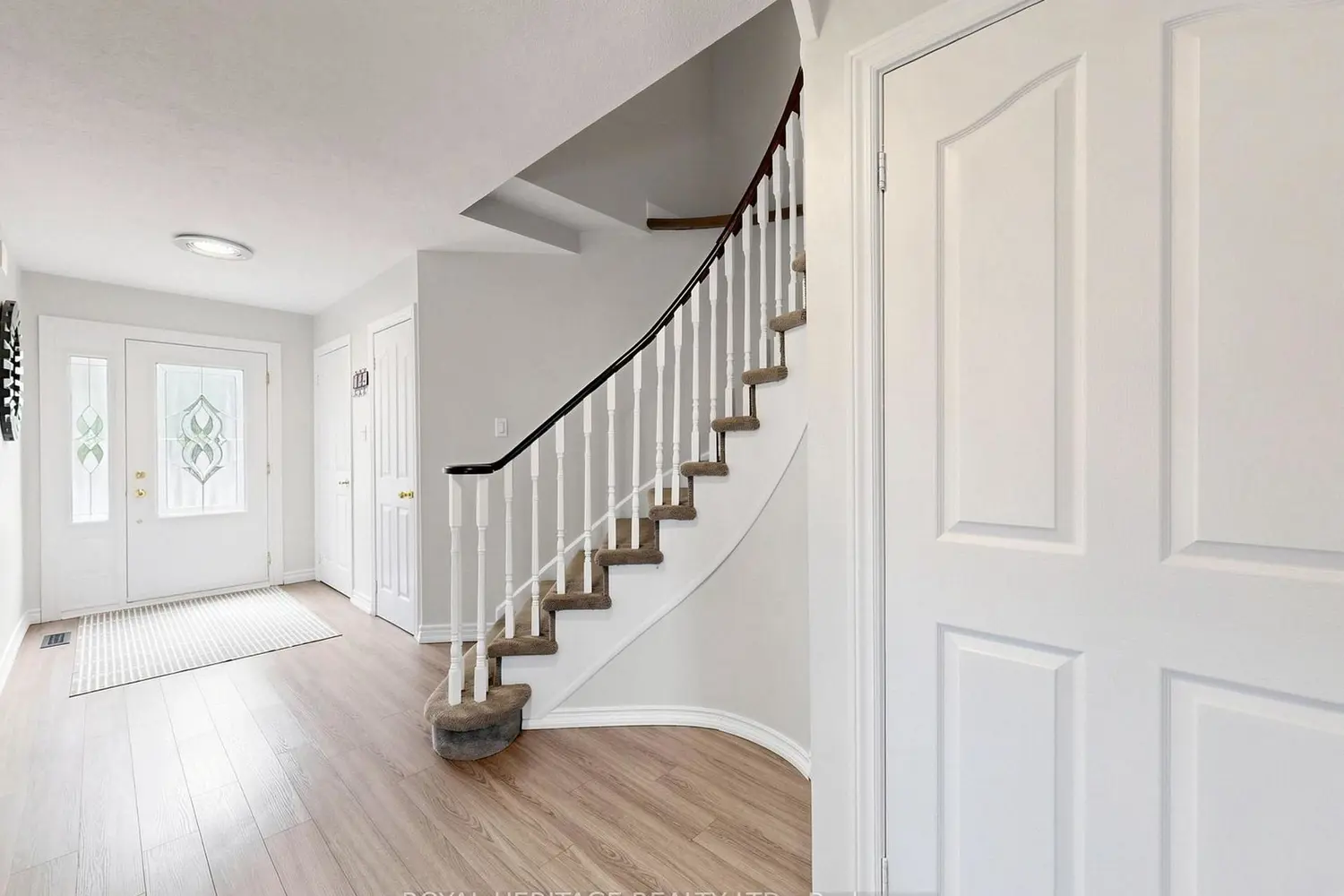 1713 Minstrel Manor photo 2
