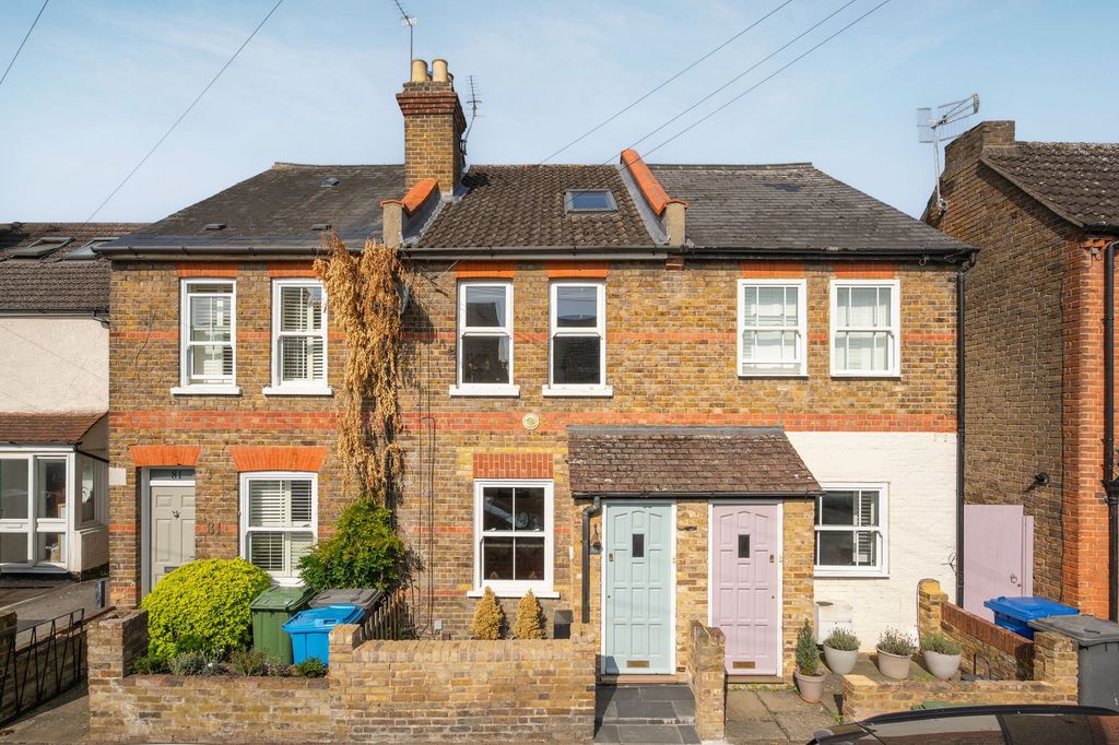 3 bed property for saleBourne Avenue, Windsor SL4