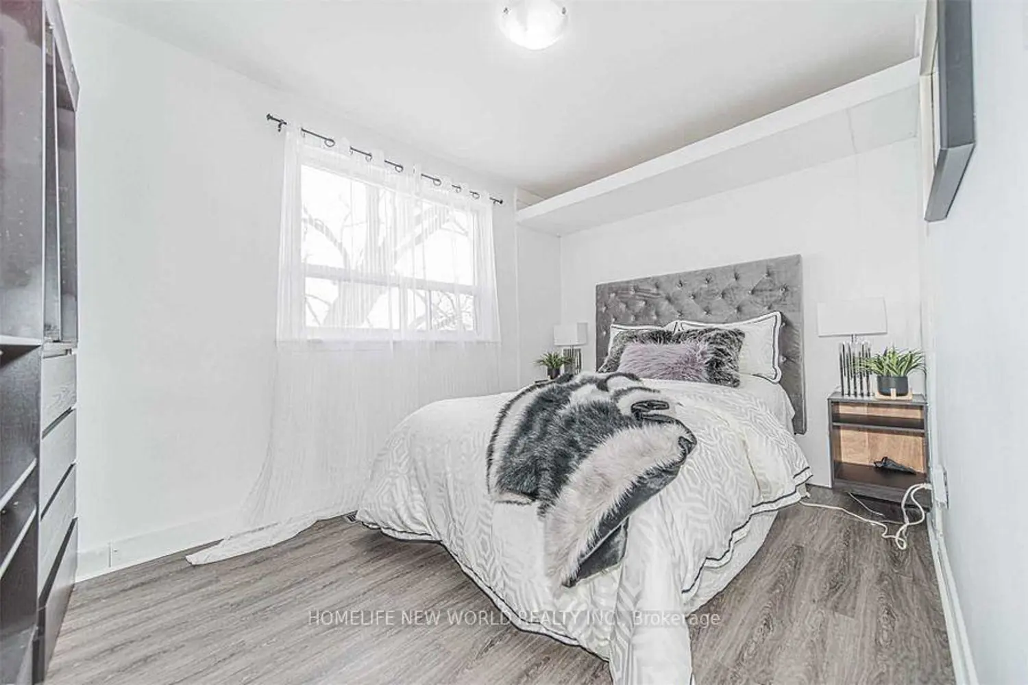 235 Axminster Drive photo 3