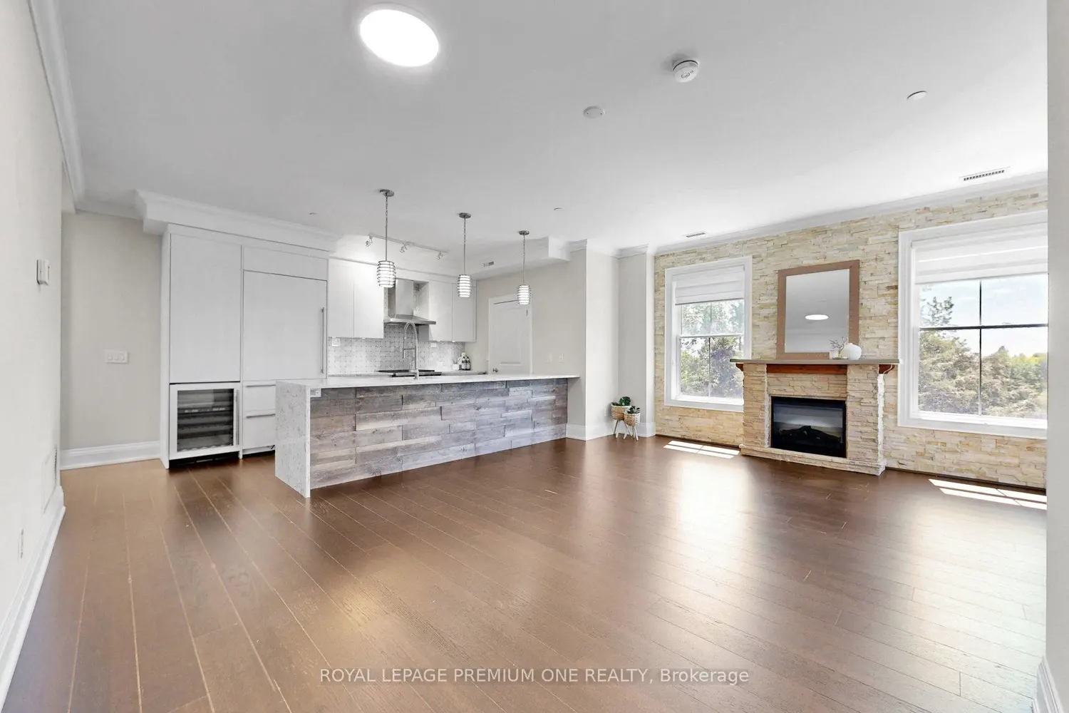10360 Islington Avenue 303