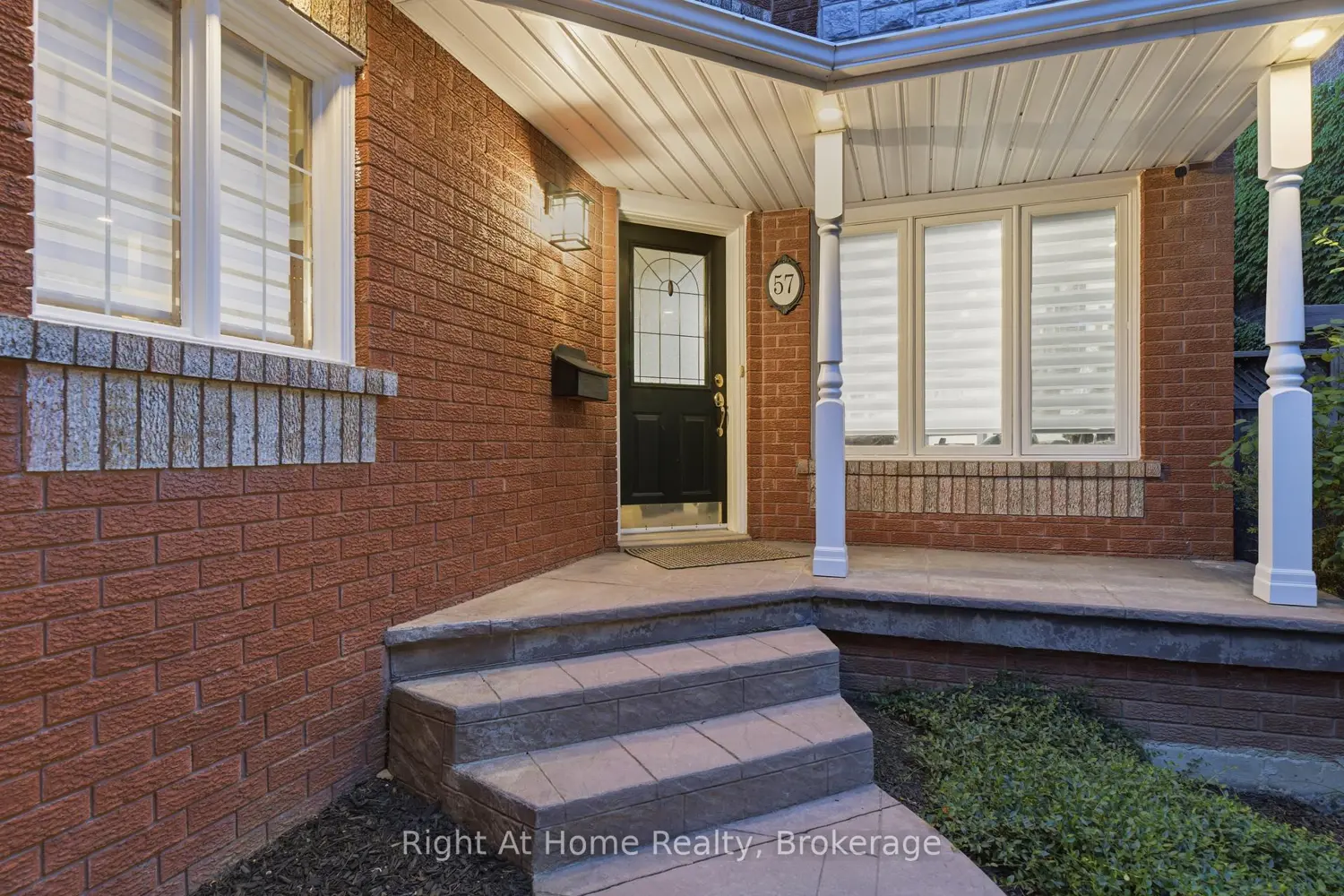 57 Lauchlin Crescent
