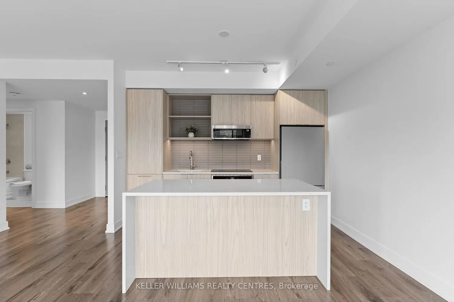 185 Dunlop Street 621 photo 3