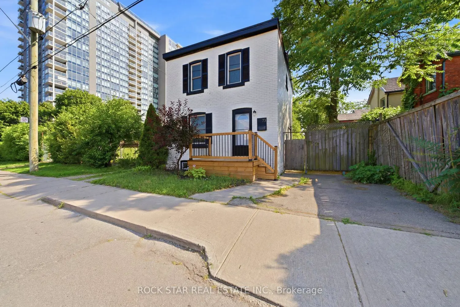 73 Peter Street photo 2