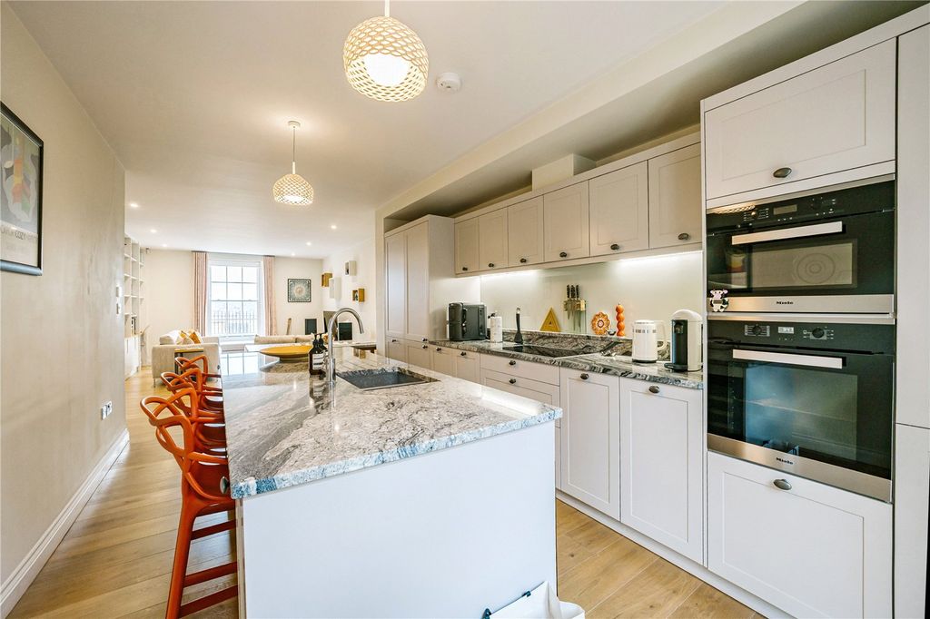 2 bed flat for saleLansdown Road, Bath, Somerset BA1 photo 4