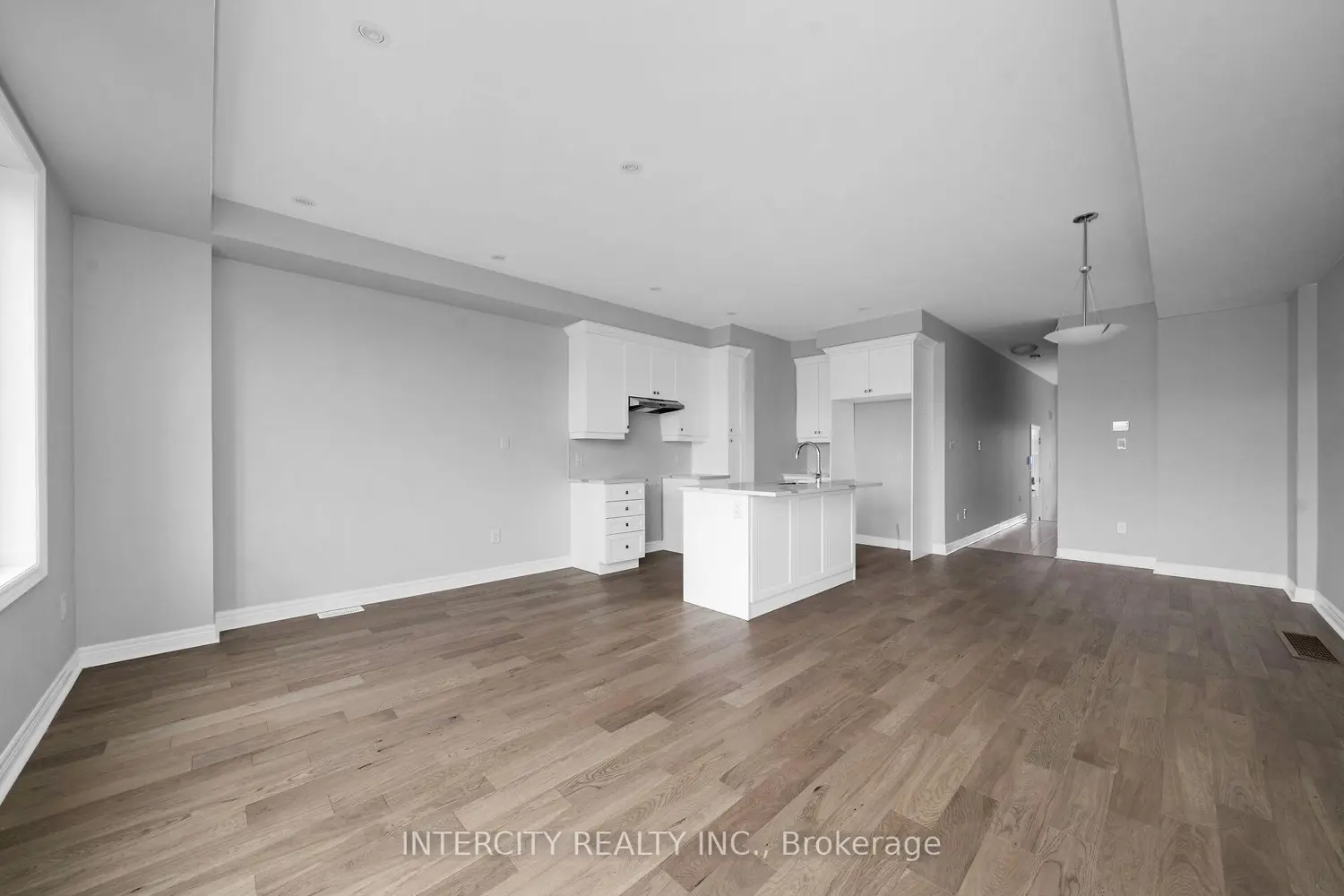 184 Mumbai Drive photo 4