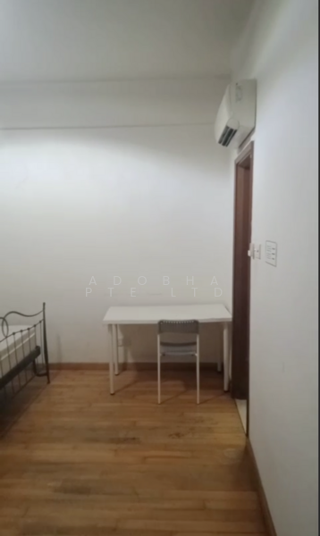 698 Upper Changi Road East photo 3