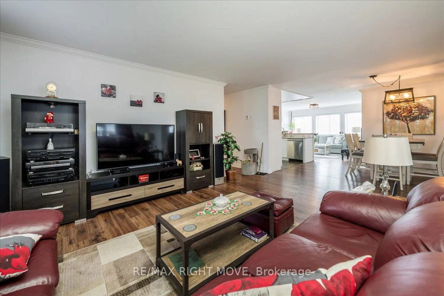 1 Sinclair Crescent photo 5