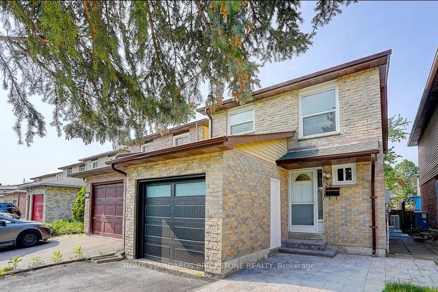 24 Barrington Crescent photo 2