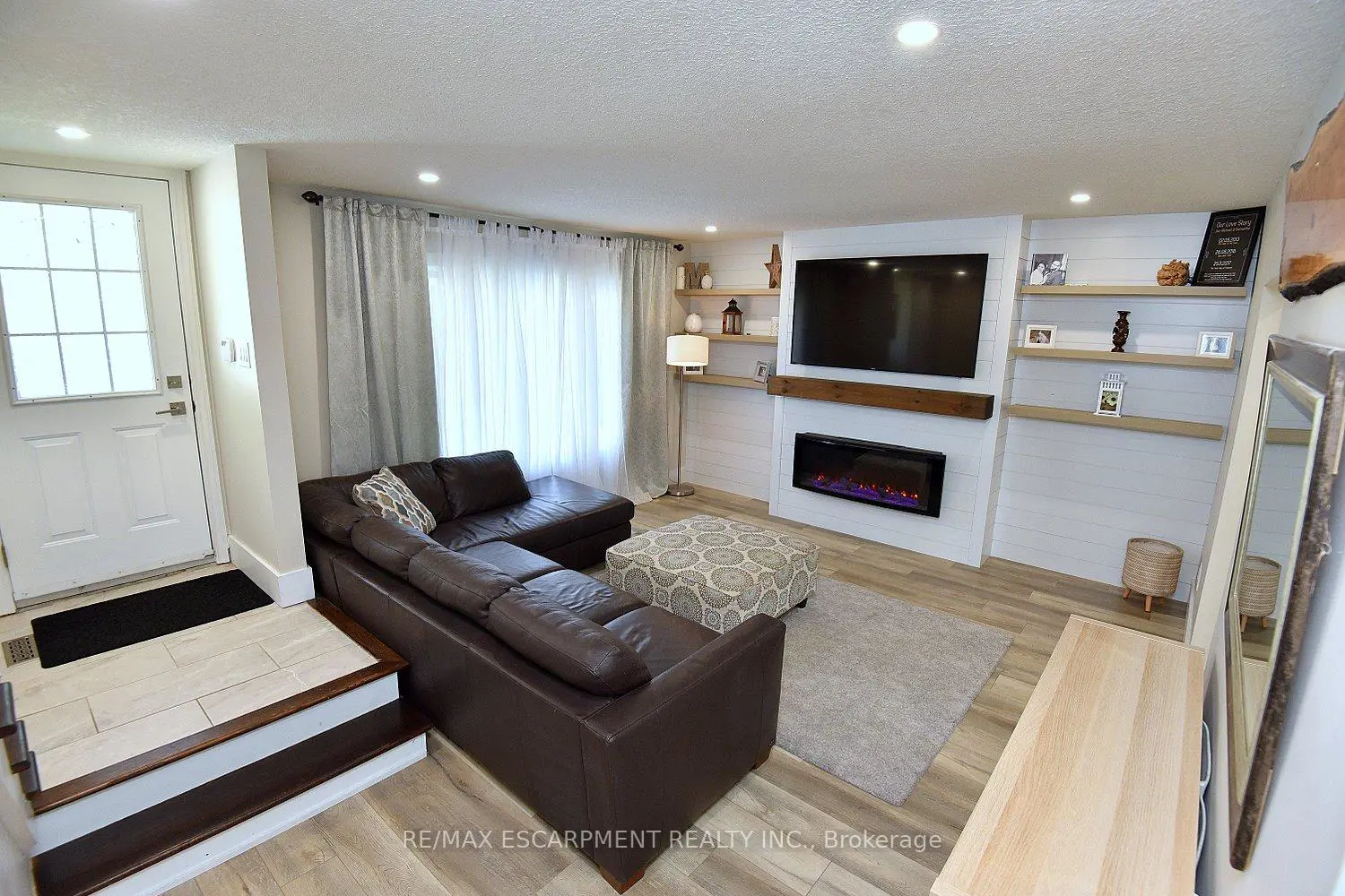 1091 Upper Wellington Street photo 5
