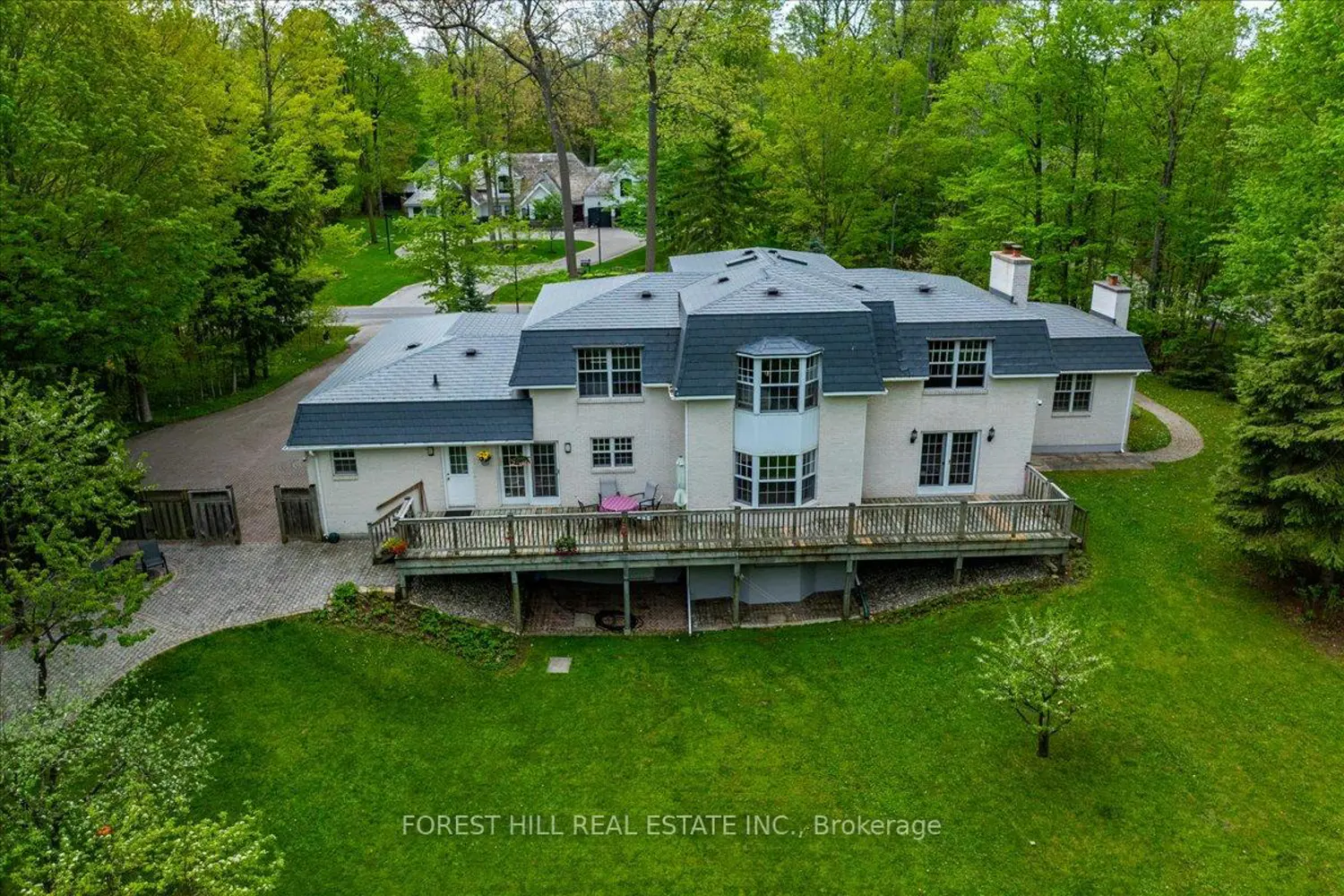 1836 Quantz Crescent photo 2