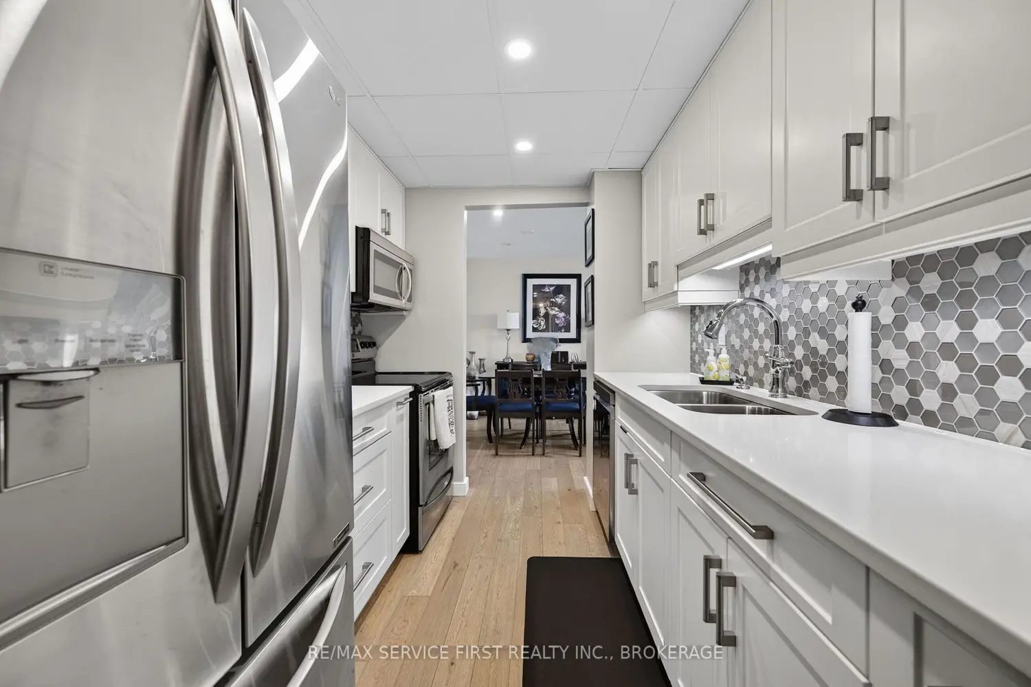 165 Ontario Street 509 photo 4