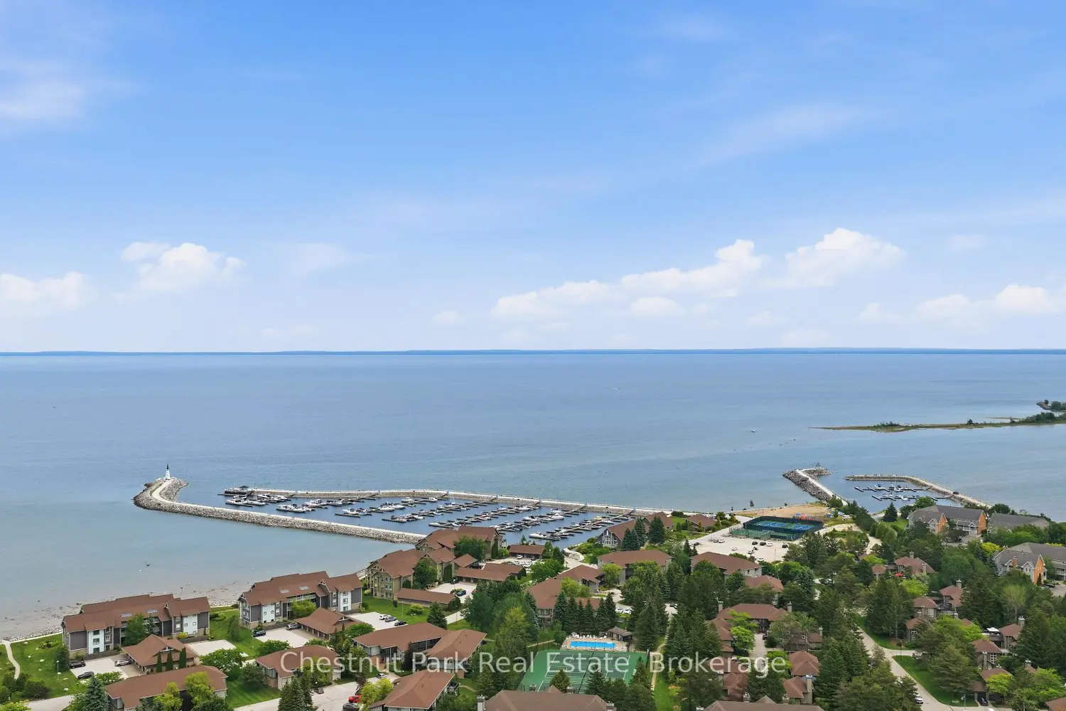 504 Mariners Way photo 2