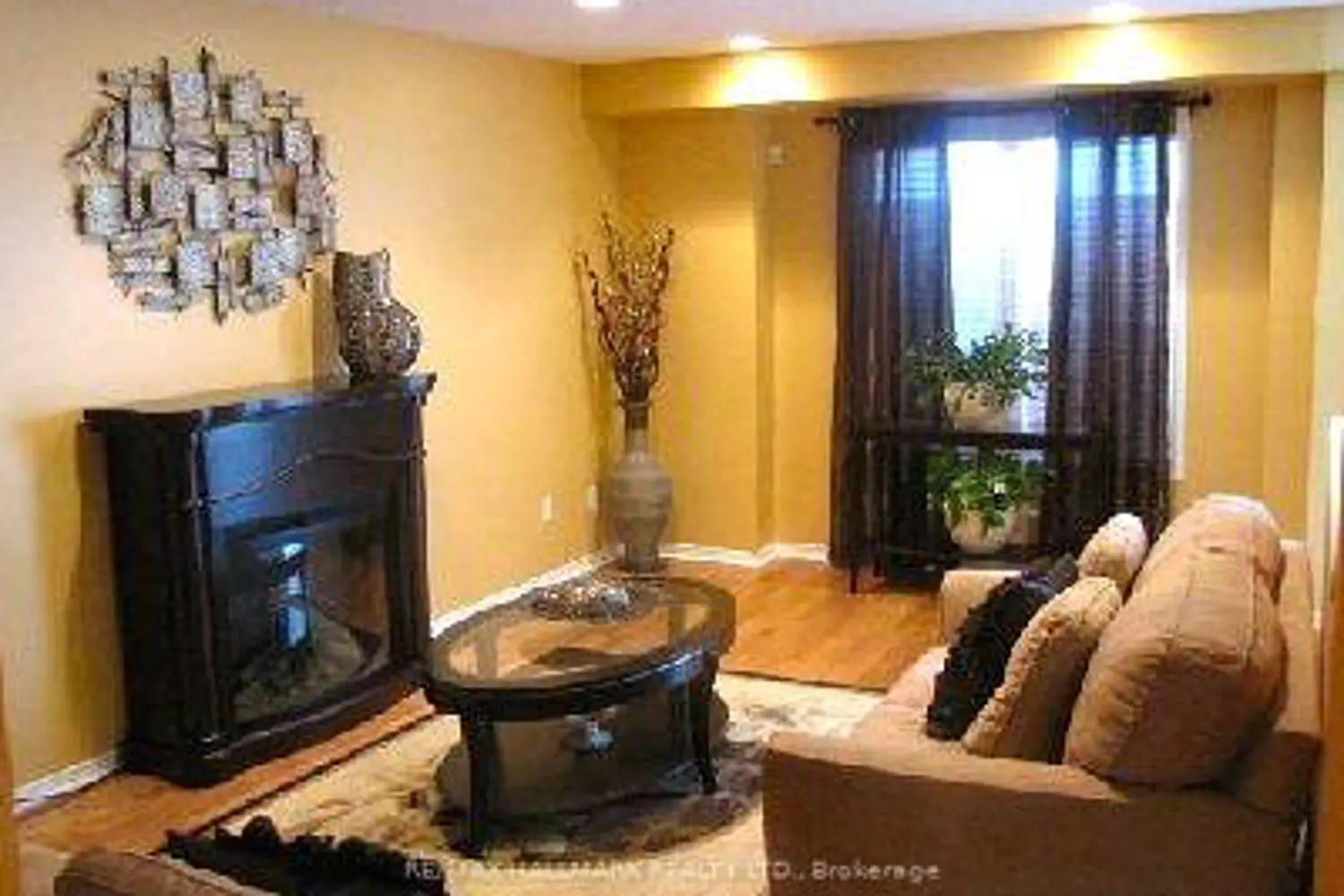 12 Stokely Crescent photo 3