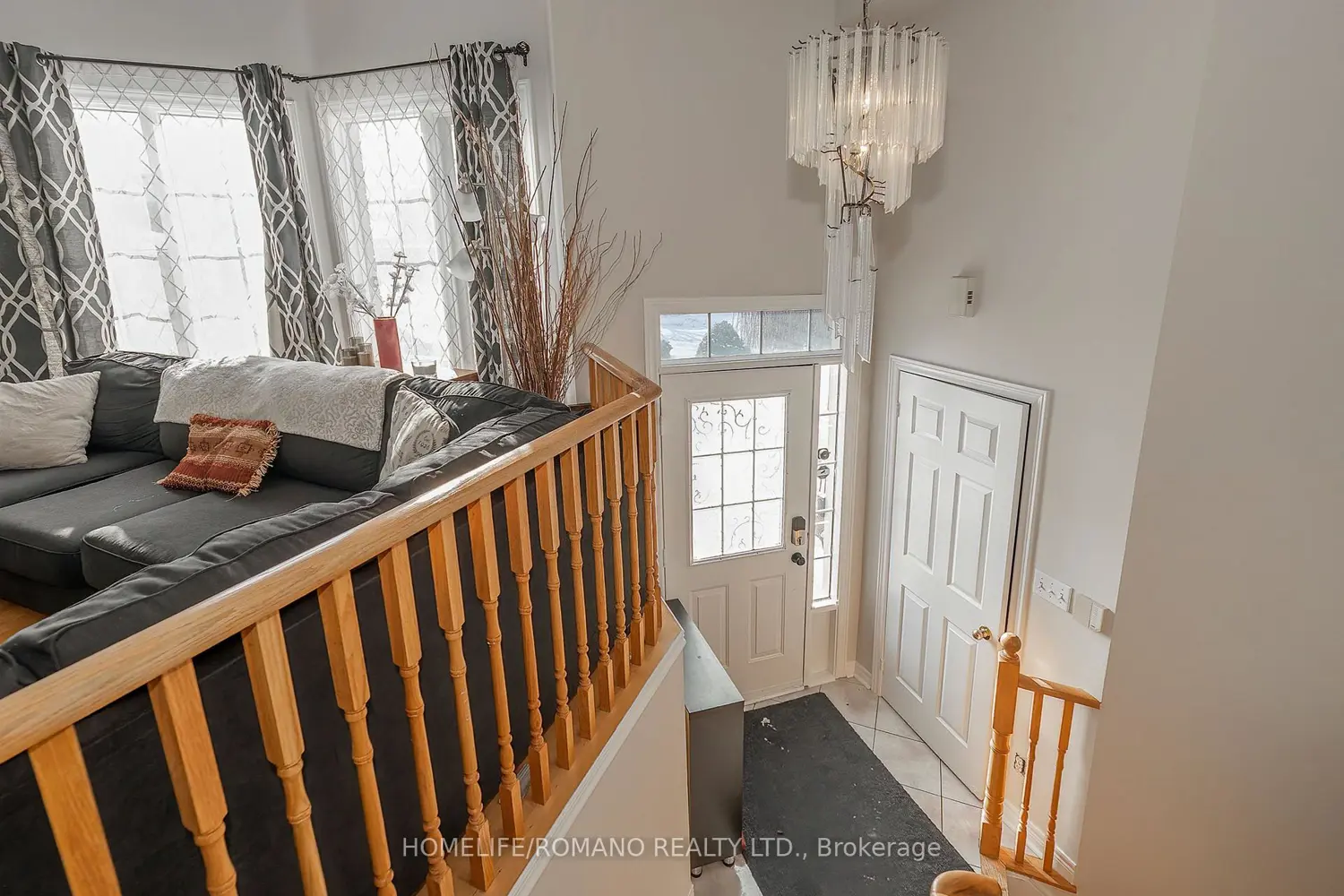 25 Bedell Crescent photo 2