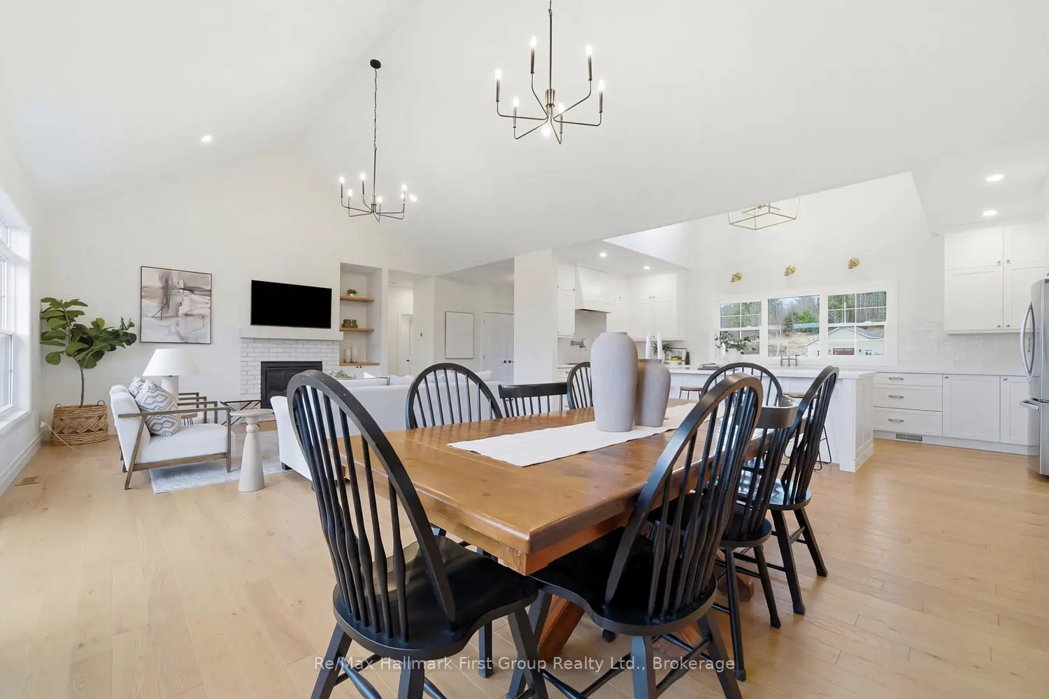 8 Archibald Court photo 2