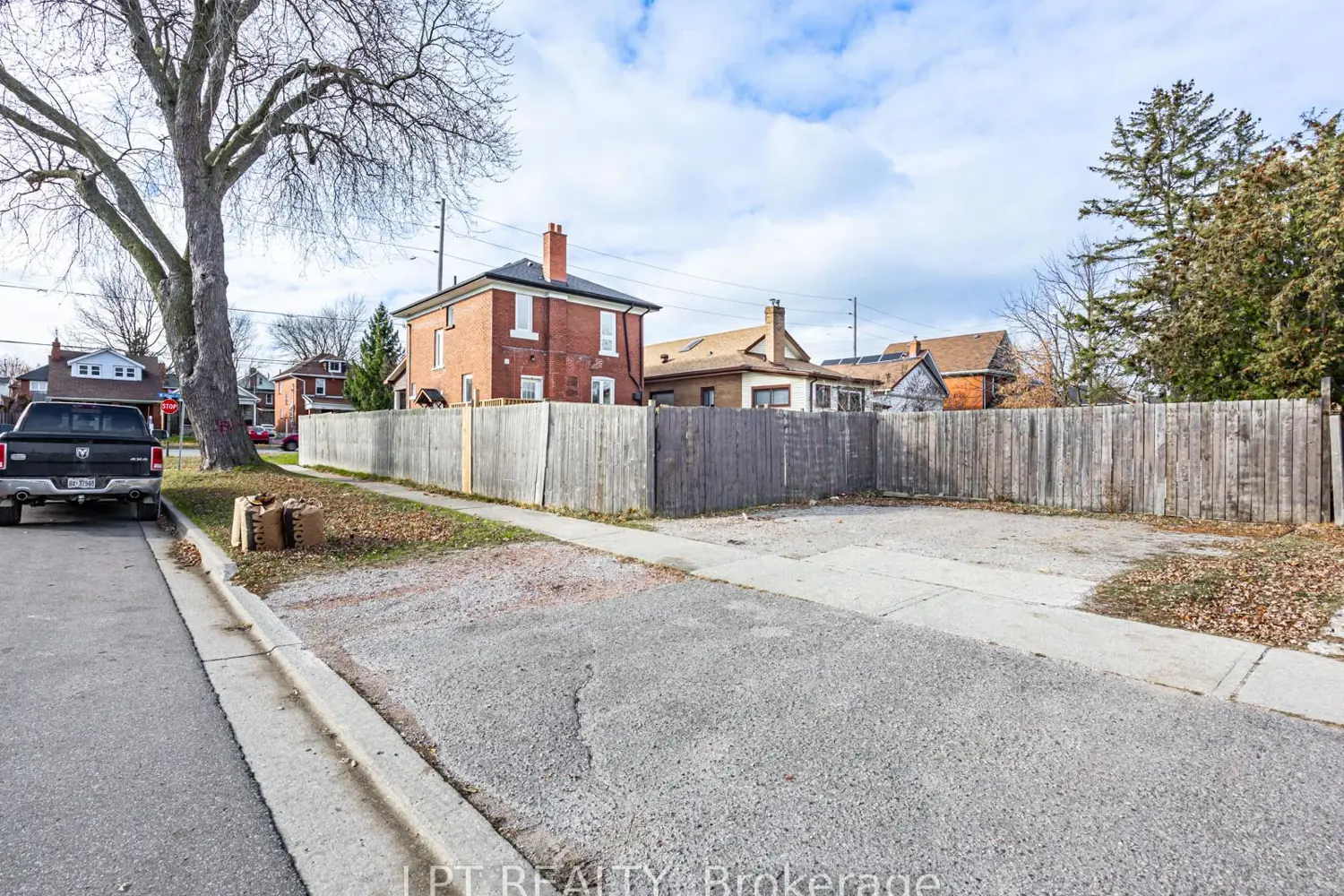 201 Ritson Road photo 3