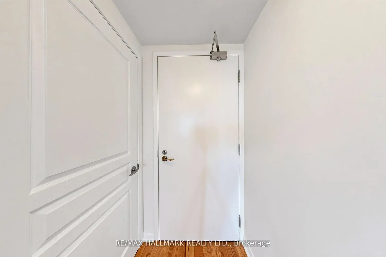 2240 Lake Shore Boulevard 2907 photo 5