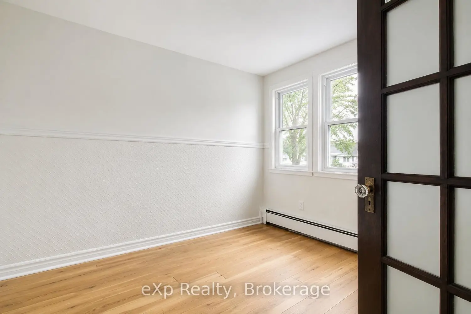 326 Sidney Street photo 2