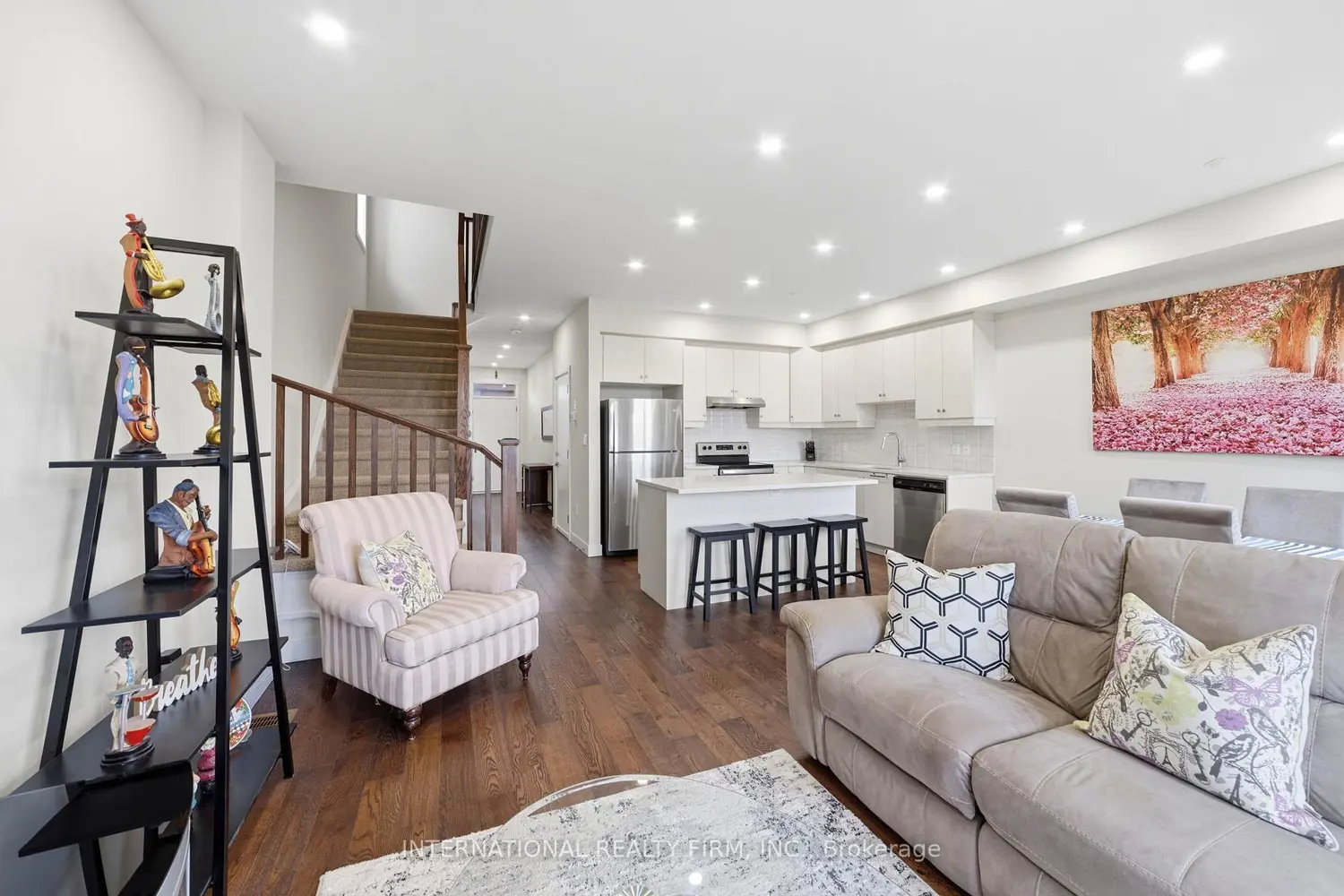 134 Bedrock Drive photo 3