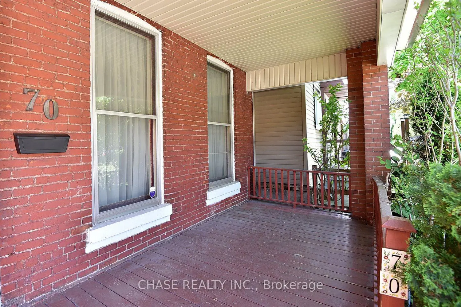 70 Ray Street photo 2