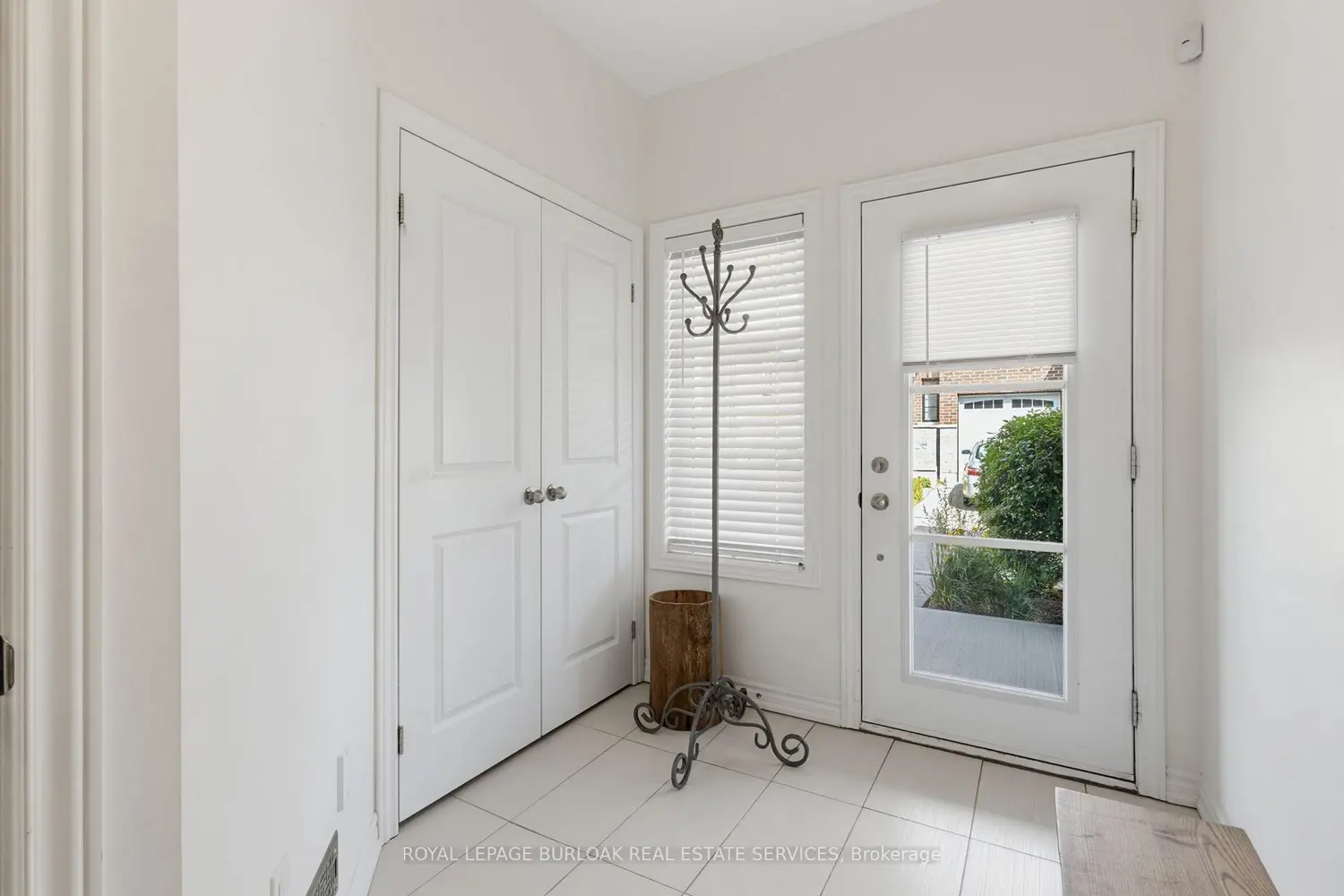 219 Dundas Street 29 photo 5
