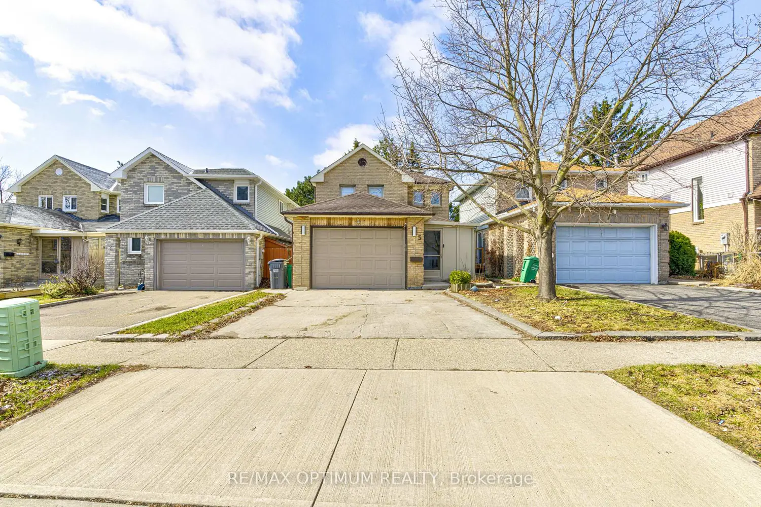 5 Roehampton Crescent