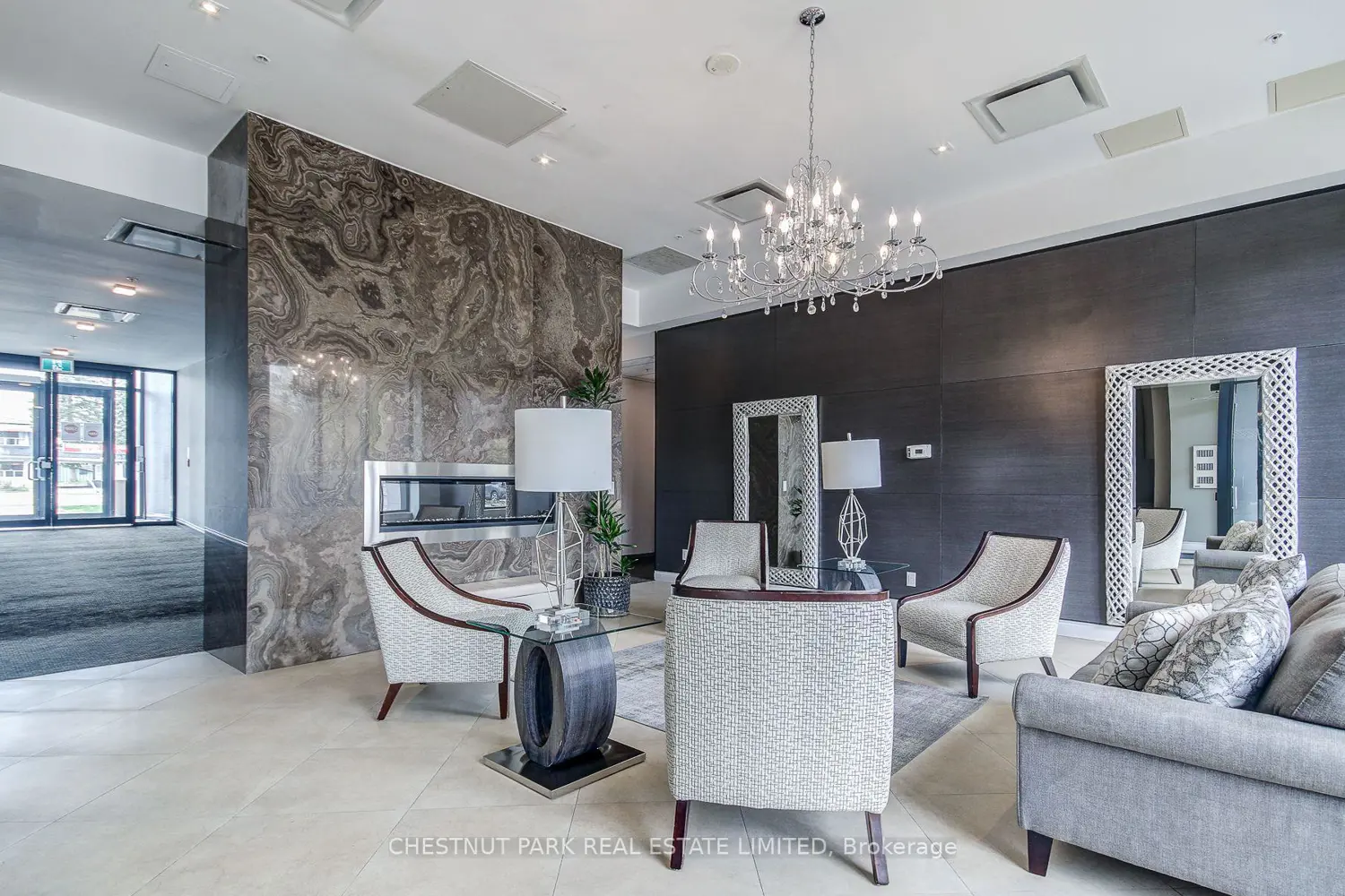 11611 Yonge Street 109 photo 3