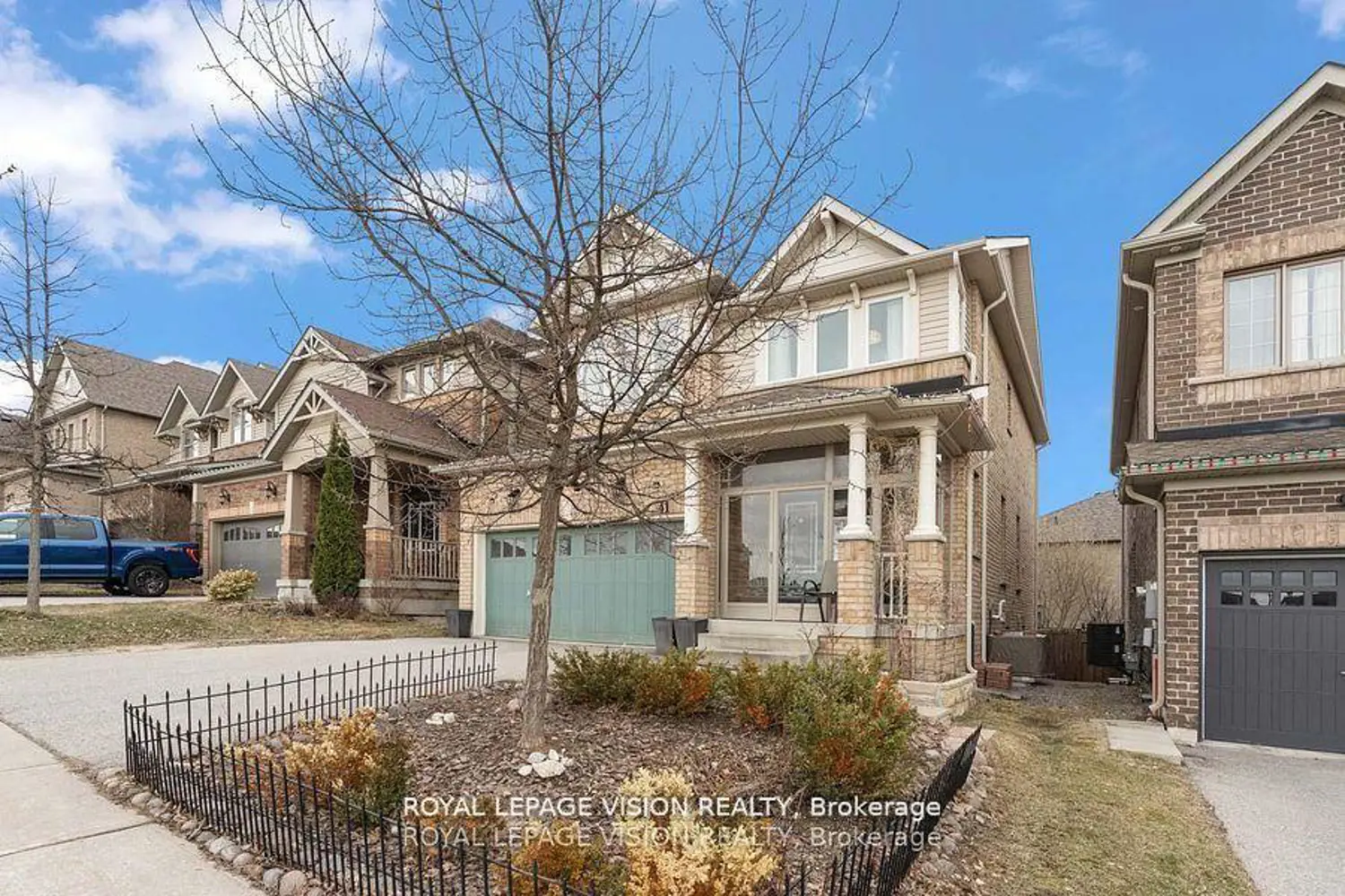 41 Treetops Boulevard photo 4