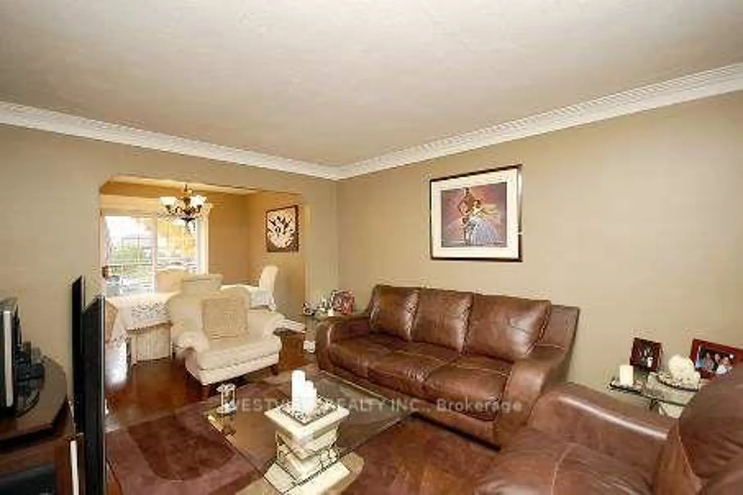 570 Atwater Avenue photo 3