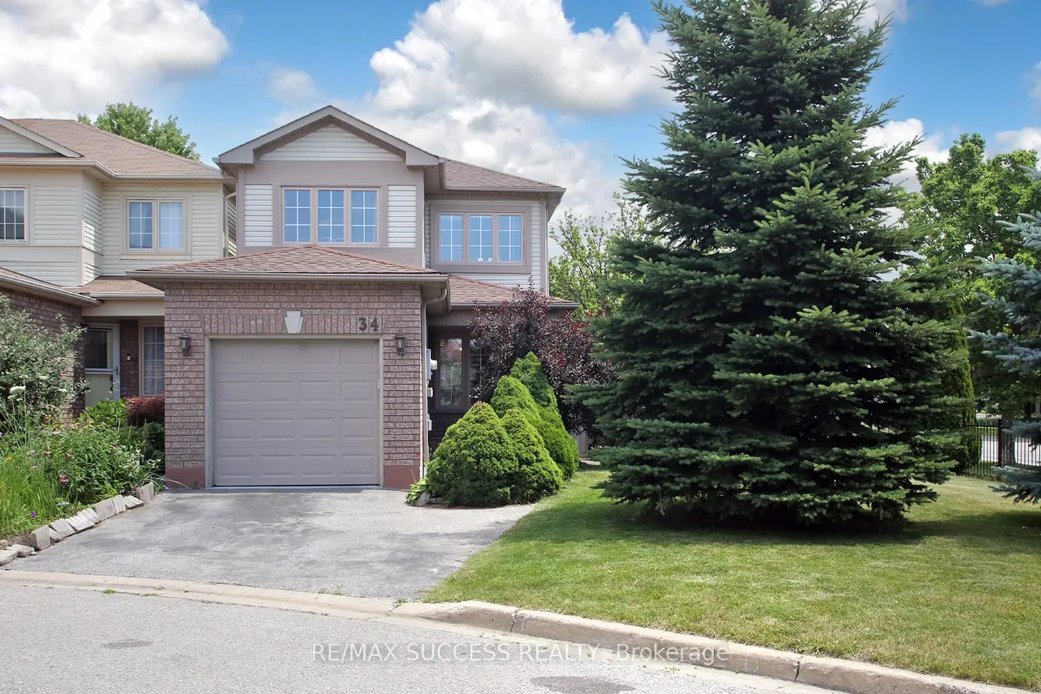 34 Greengrove Way