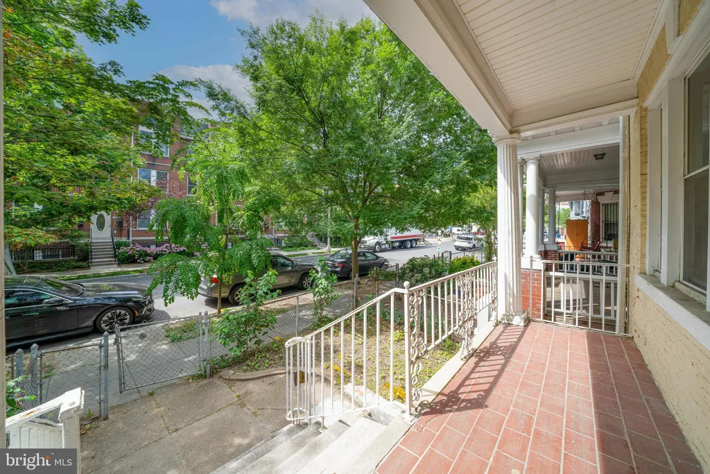 1371 Monroe St NW, Washington, DC 20010 photo 3