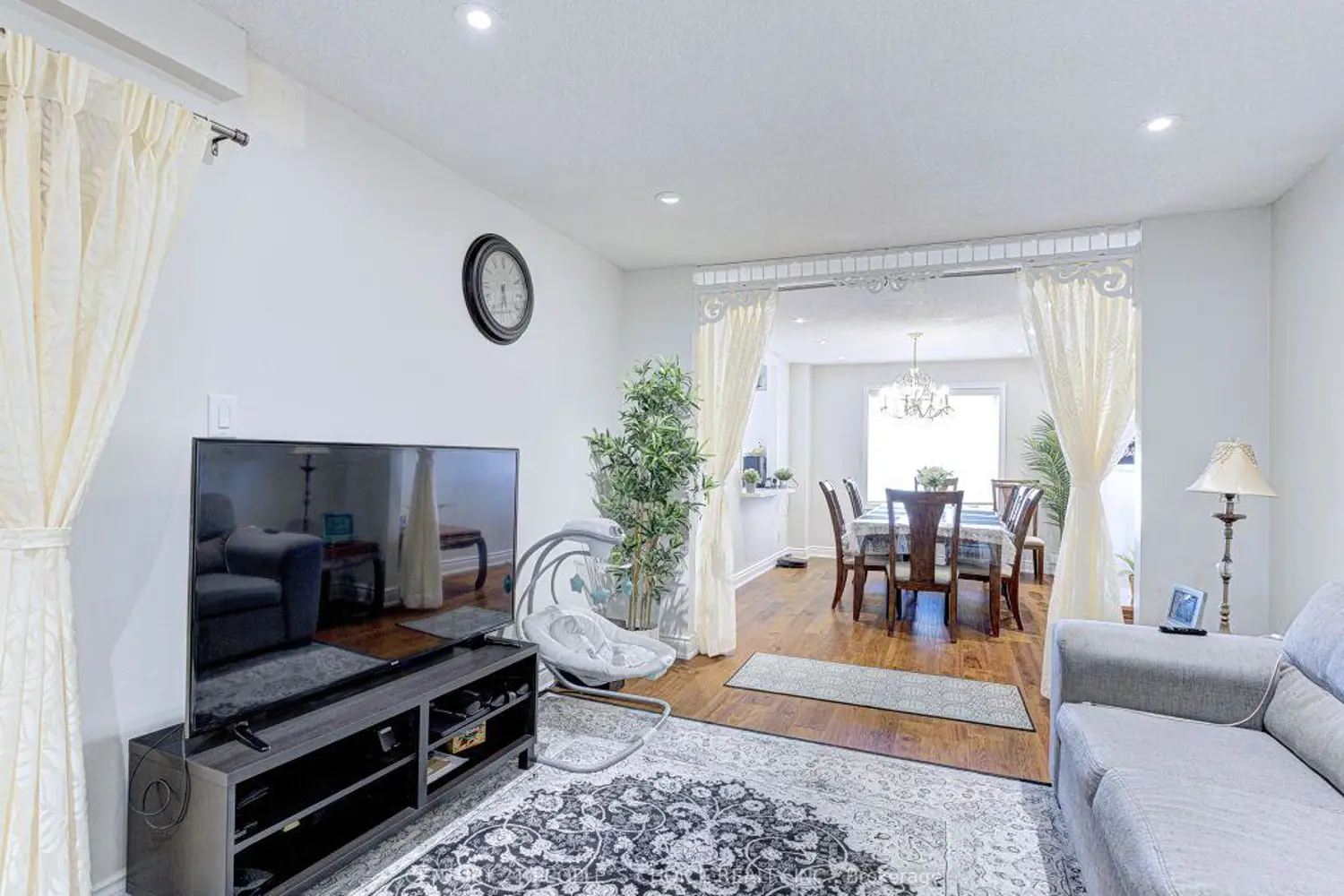 103 Whitchurch Mews photo 3