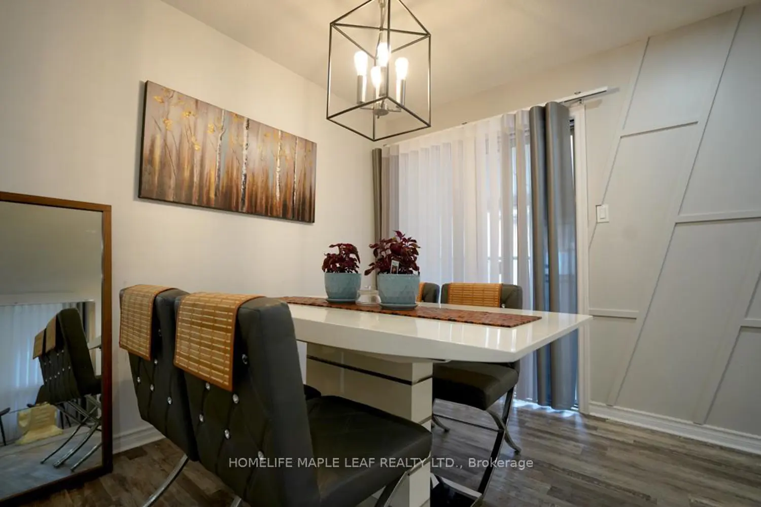 147 Muriel Crescent photo 4