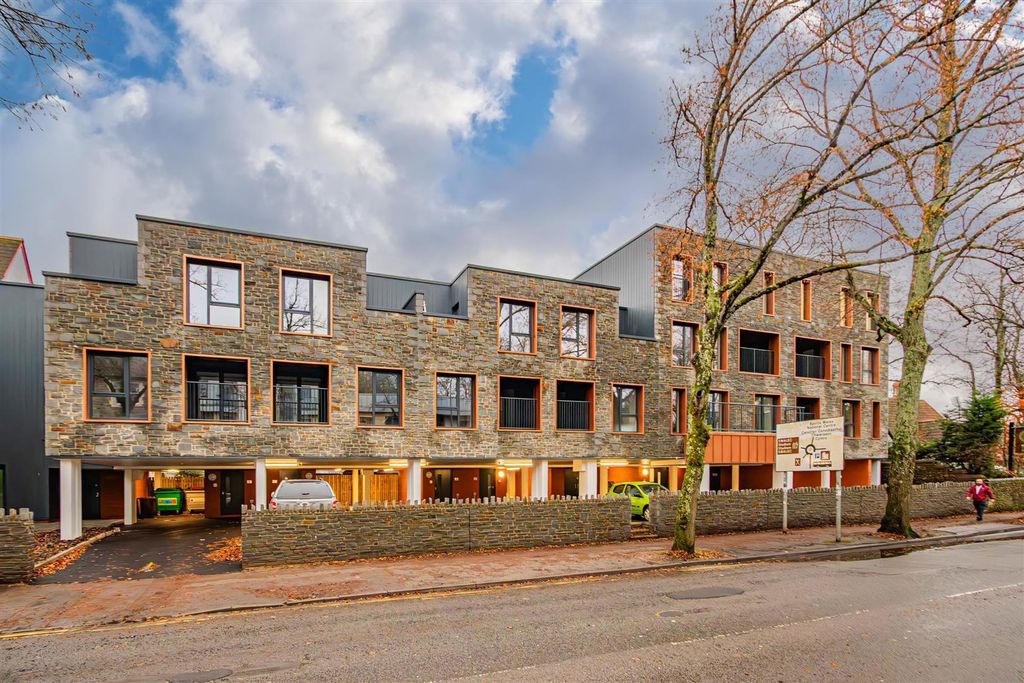 2 bed flat for saleSophia Mews, Cathedral Road, Pontcanna CF11