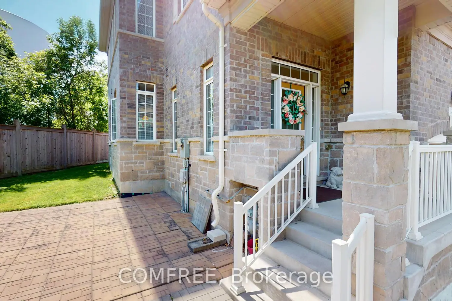 16 Ridgegate Crescent photo 2