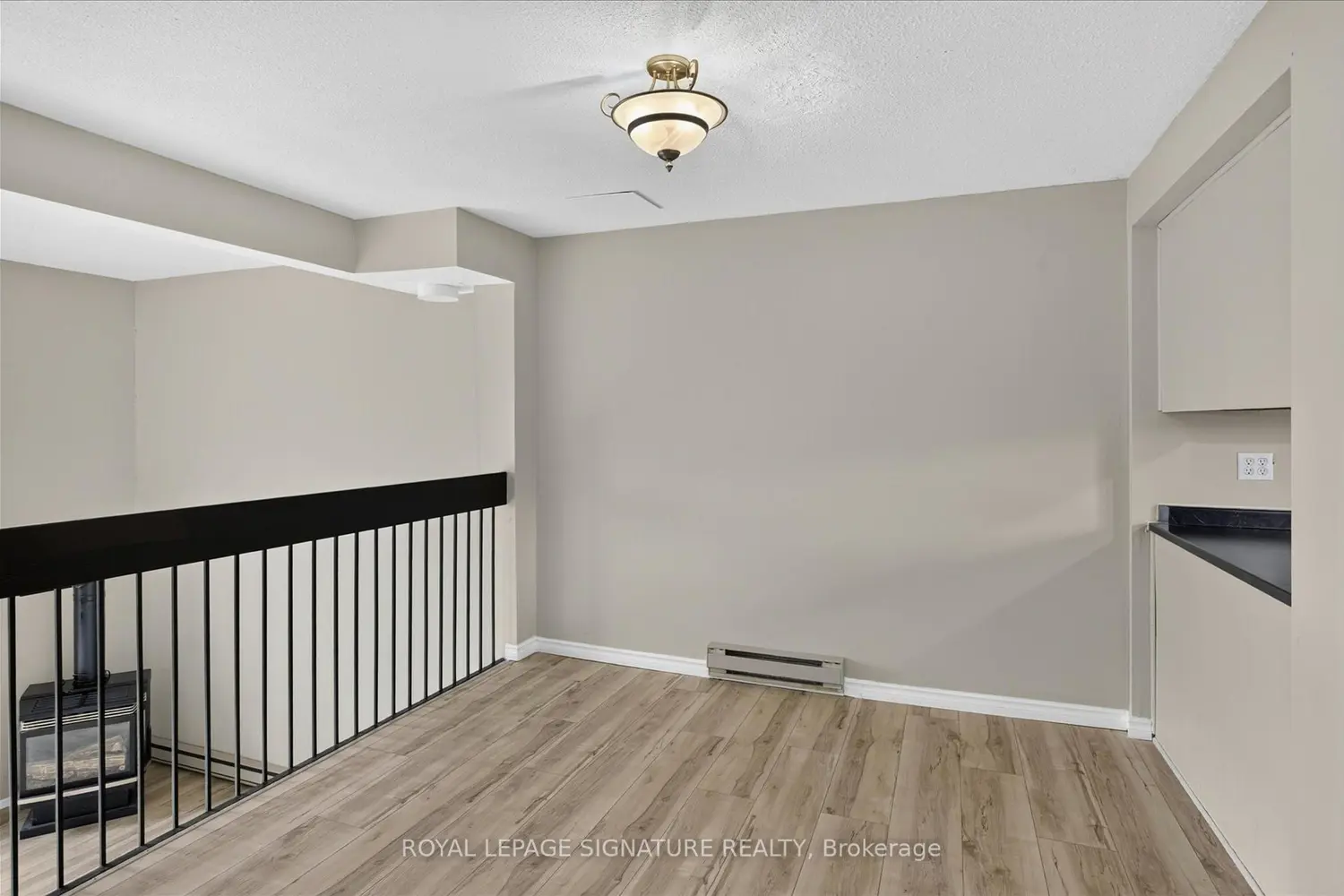 30 Champlain Crescent 36 photo 3