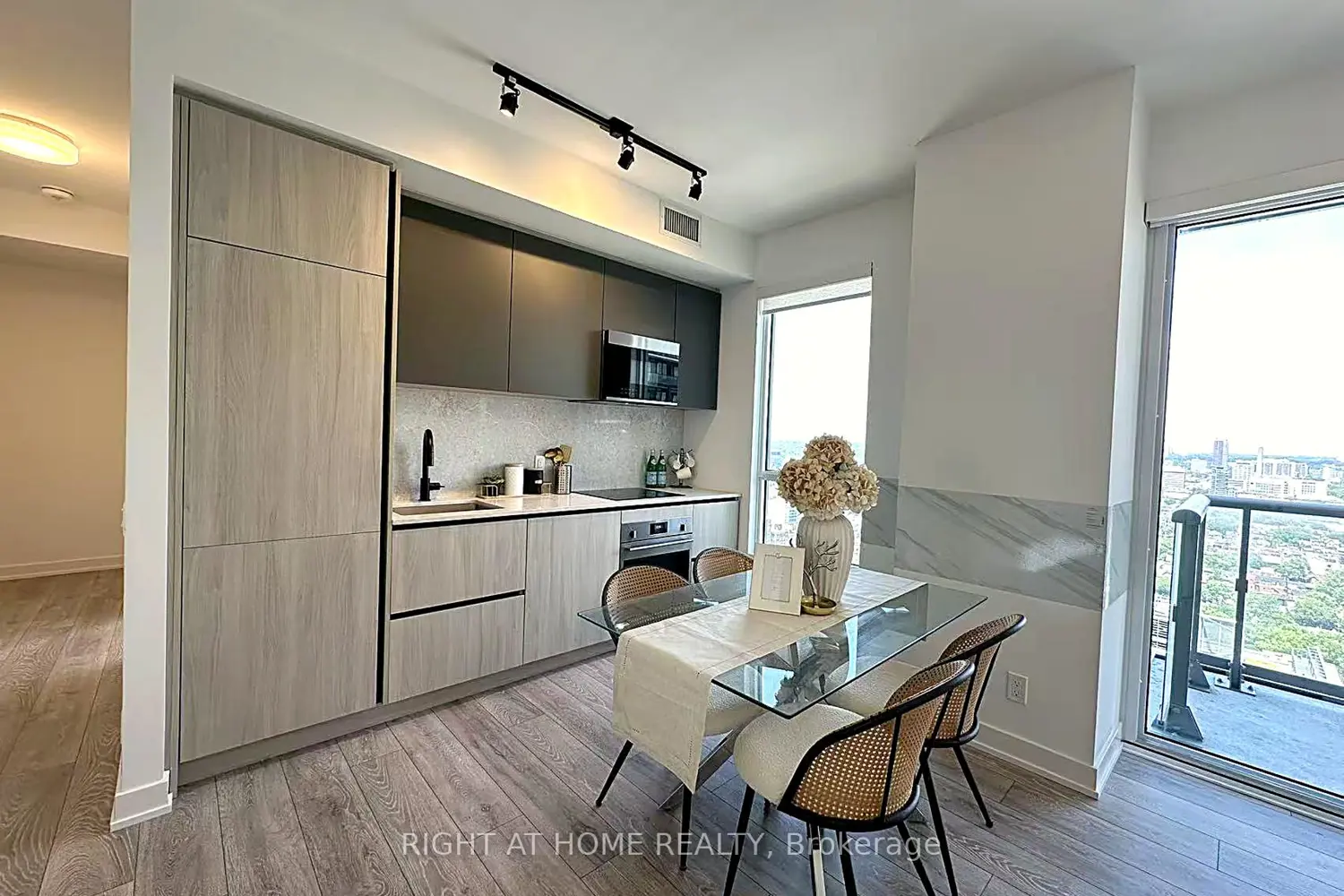 108 Peter Street 3302 photo 2