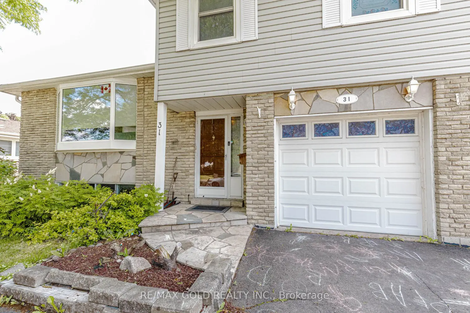 31 Gondola Crescent